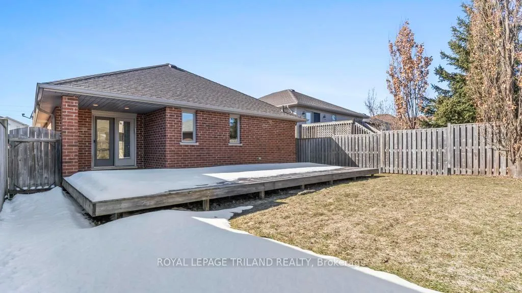 Photo 24 of 98 Hagerman Crescent, St. Thomas — HOMEH