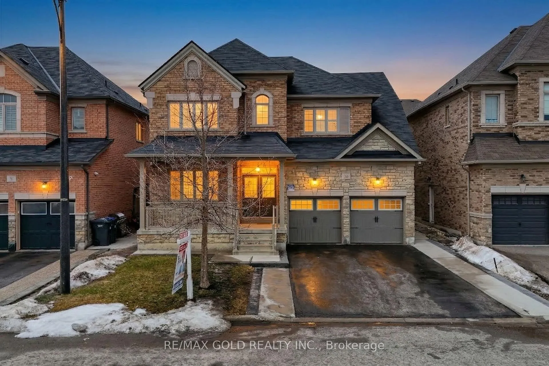 Front of 10 Dopp Crescent