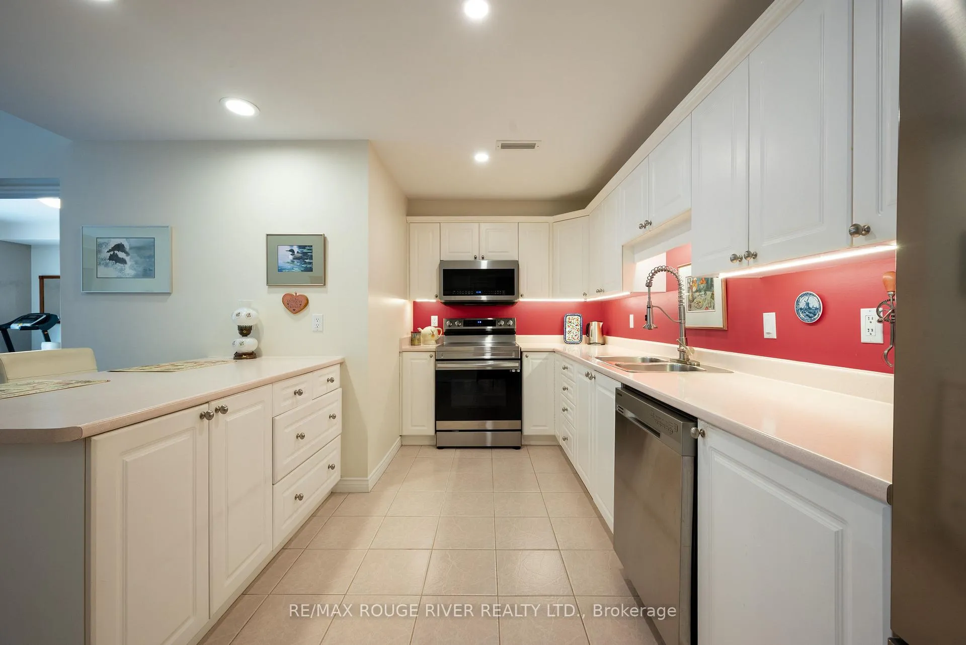 Photo 10 of 96 Maria'S Quay, Cobourg — HOMEH
