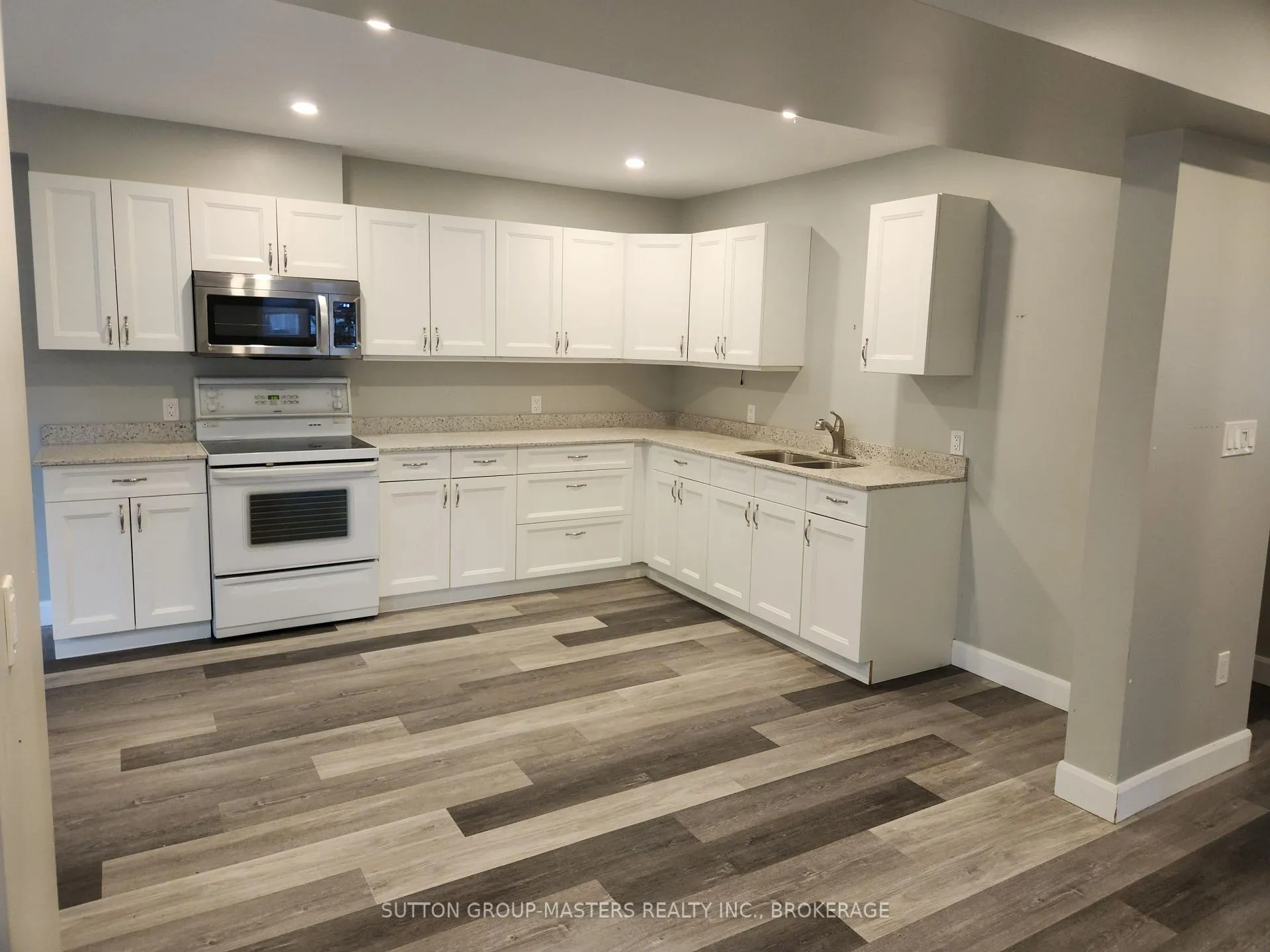 Photo 14 of 68 Hickory Street, Gananoque — HOMEH
