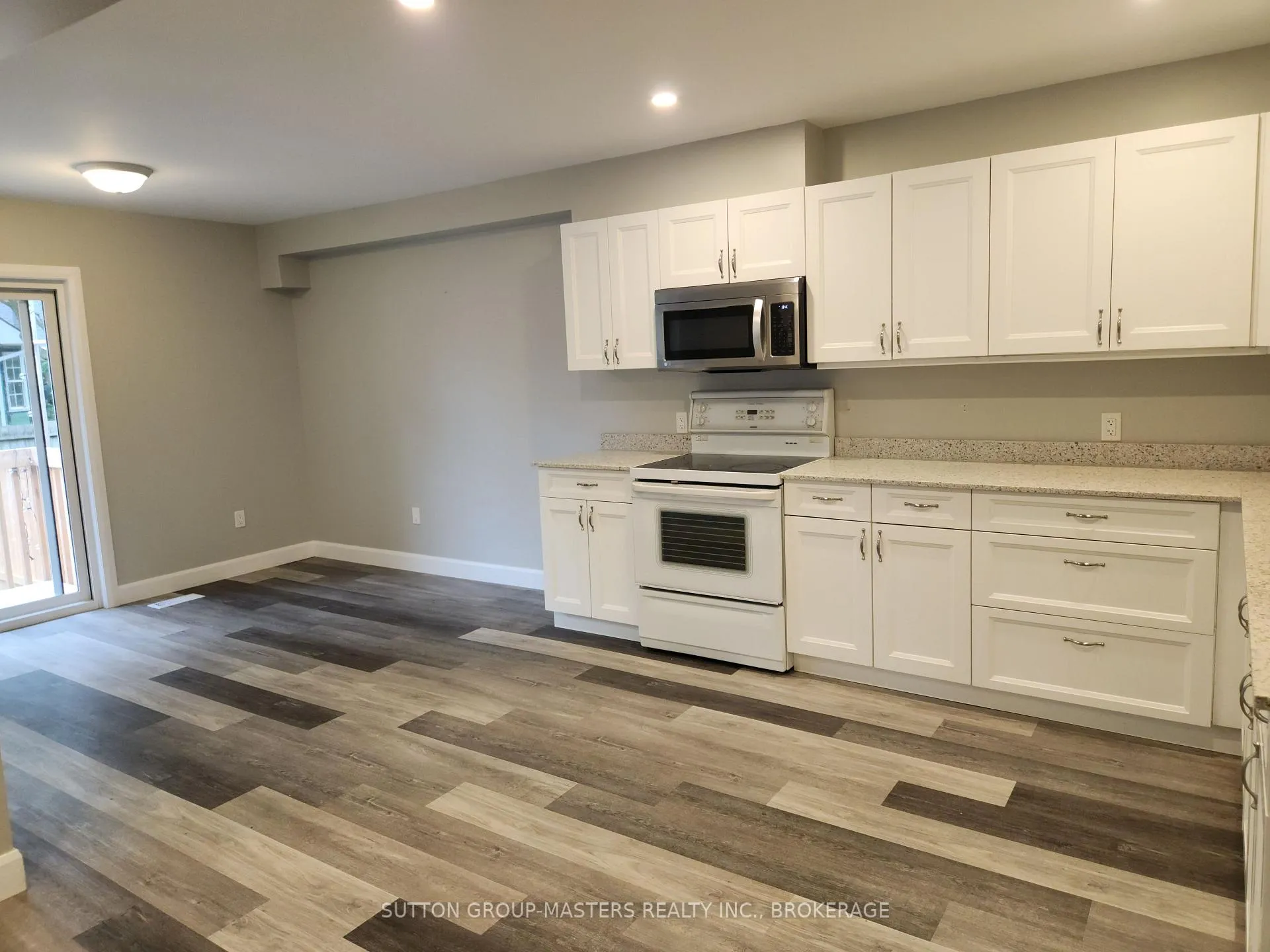 Photo 15 of 68 Hickory Street, Gananoque — HOMEH