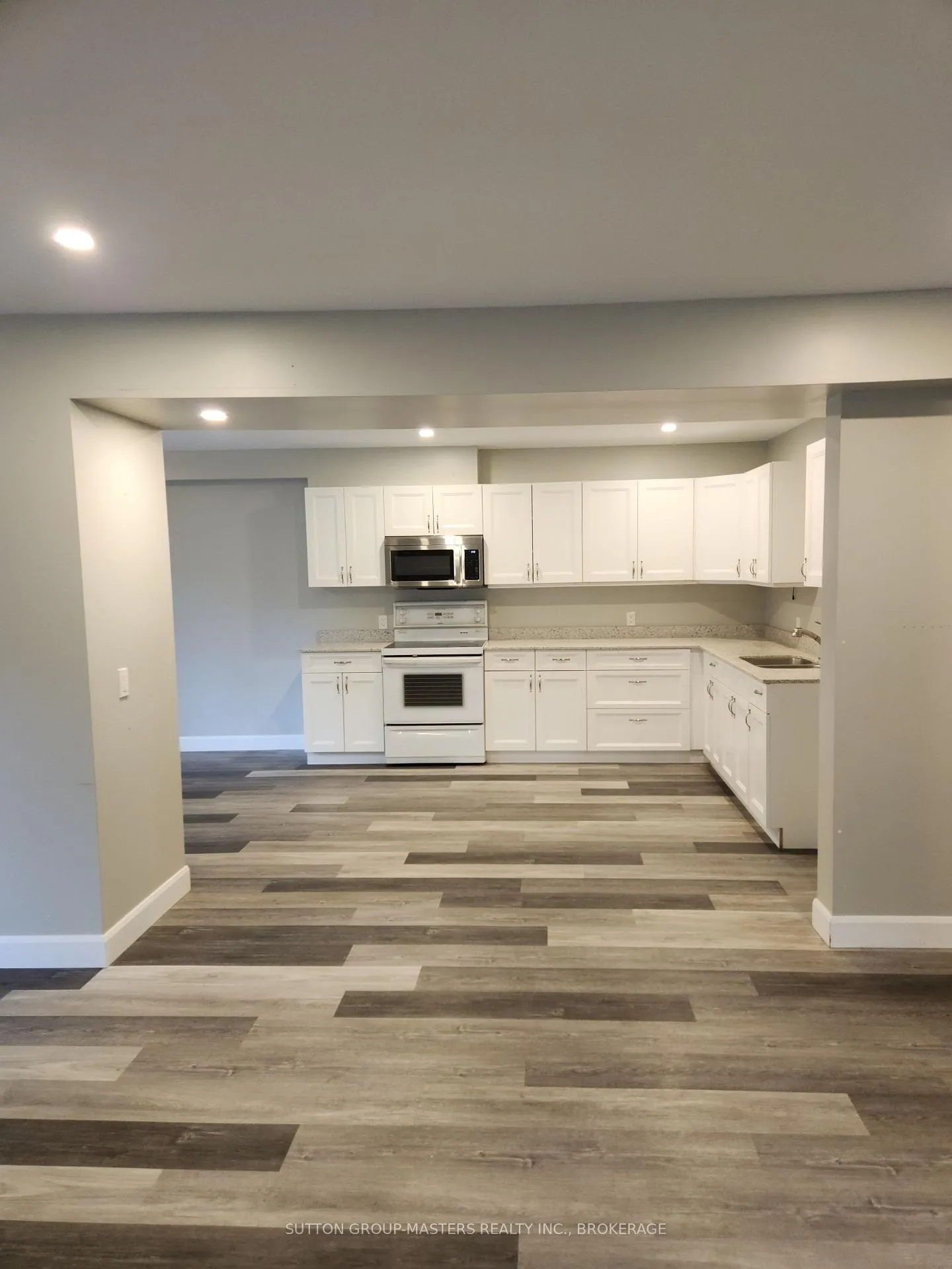 Photo 16 of 68 Hickory Street, Gananoque — HOMEH