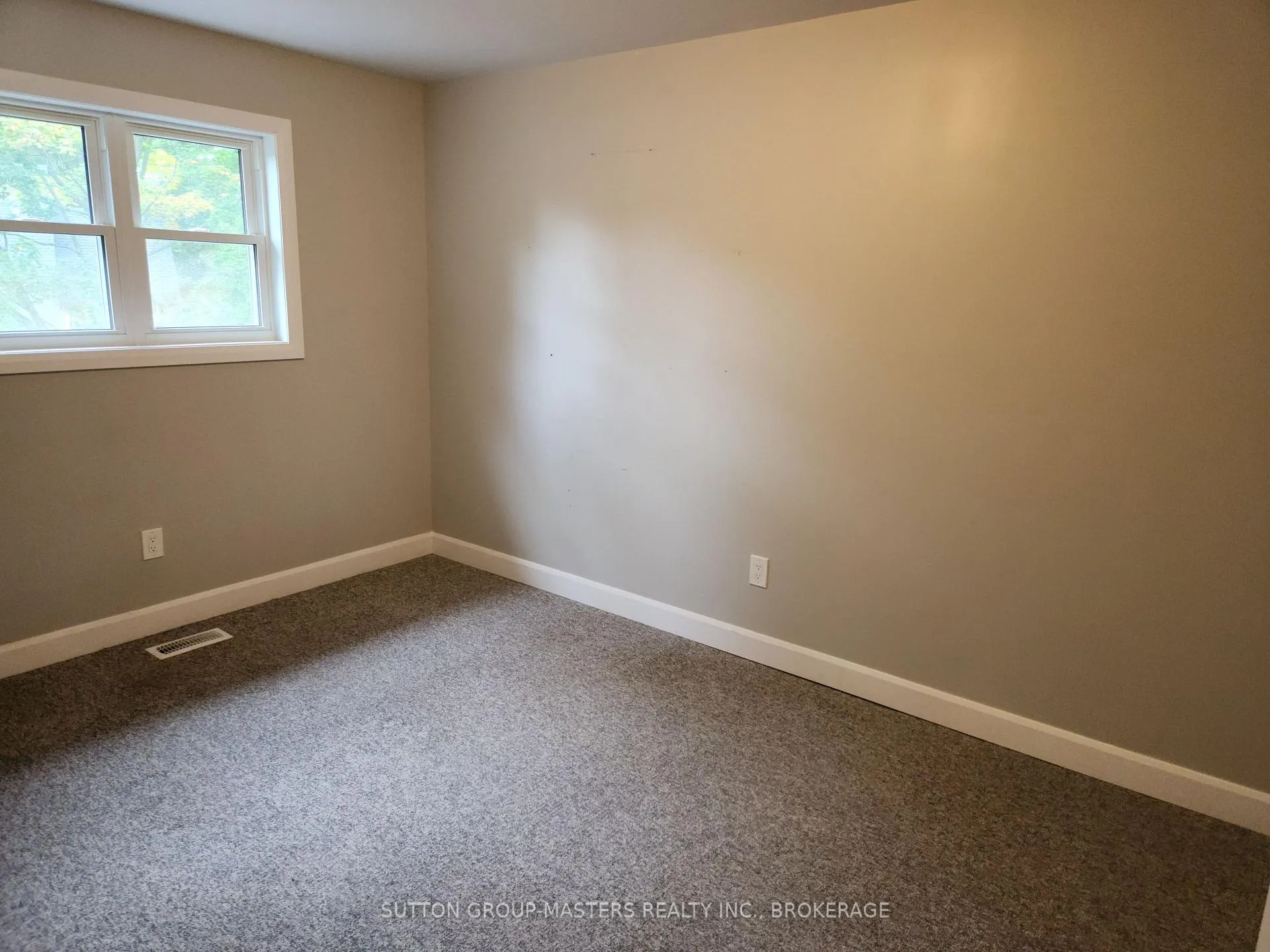 Photo 46 of 68 Hickory Street, Gananoque — HOMEH