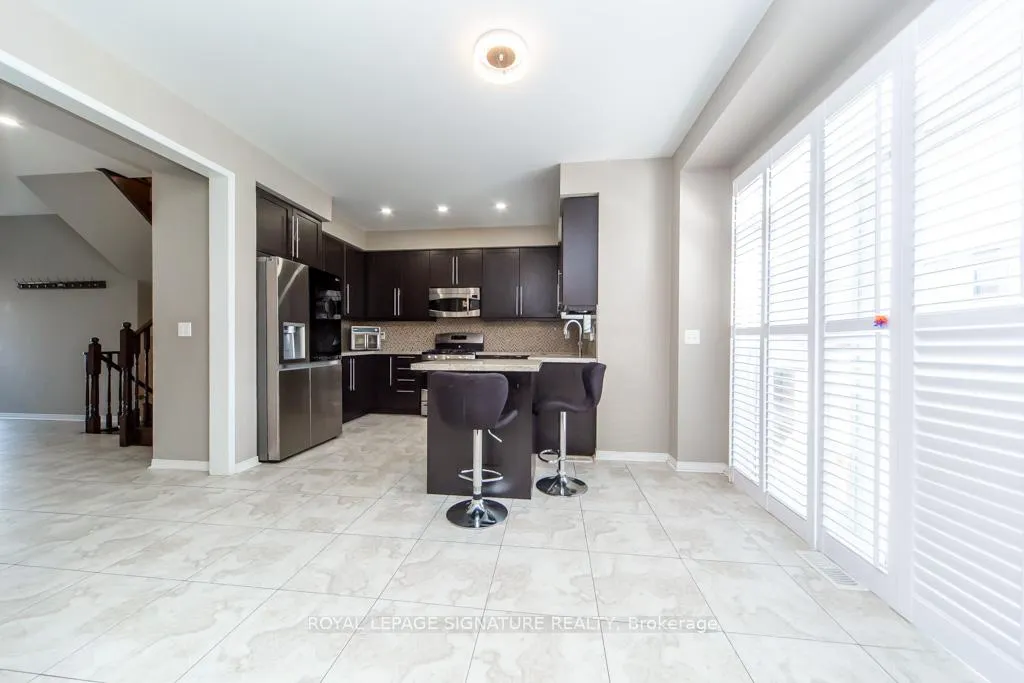 Photo 11 of 3260 Sealey Crescent, Burlington, Alton — HOMEH