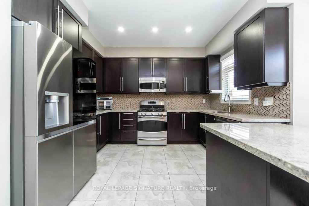 Photo 13 of 3260 Sealey Crescent, Burlington, Alton — HOMEH