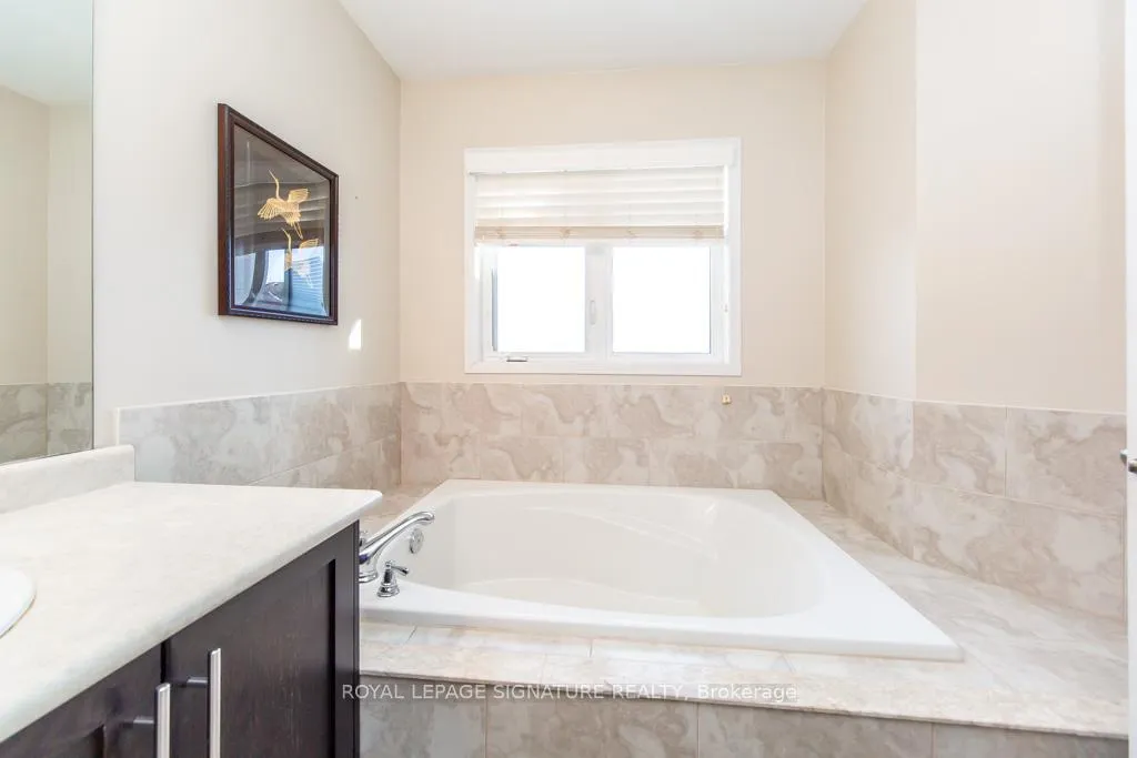 Photo 24 of 3260 Sealey Crescent, Burlington, Alton — HOMEH