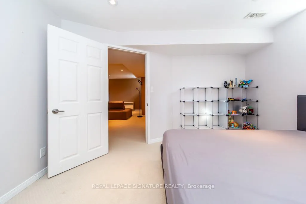 Photo 36 of 3260 Sealey Crescent, Burlington, Alton — HOMEH