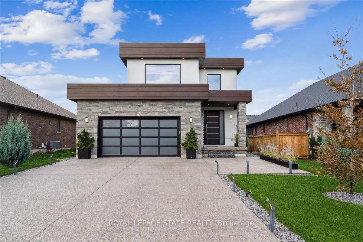 Front of 137 New Lakeshore Road