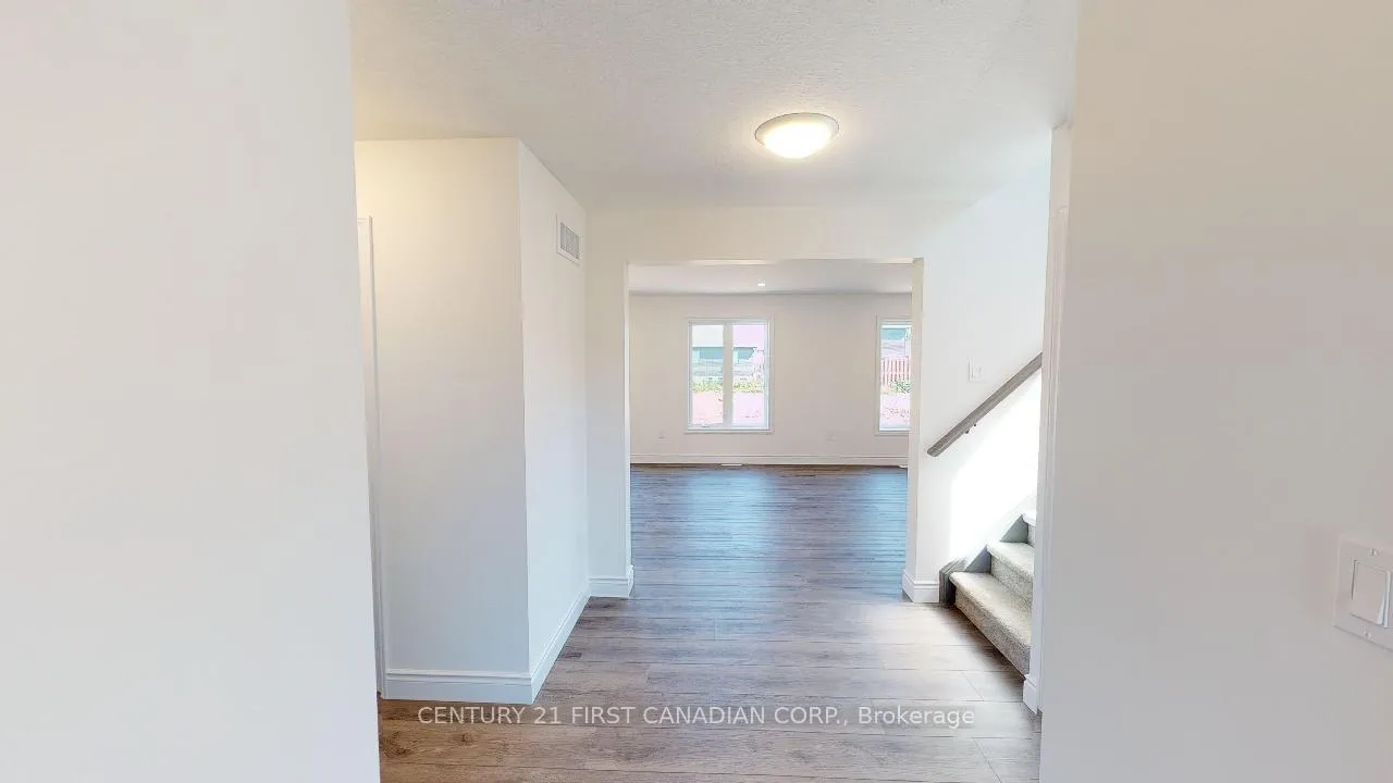 Photo 5 of 22 Postma Crescent, North Middlesex, Ailsa Craig — HOMEH