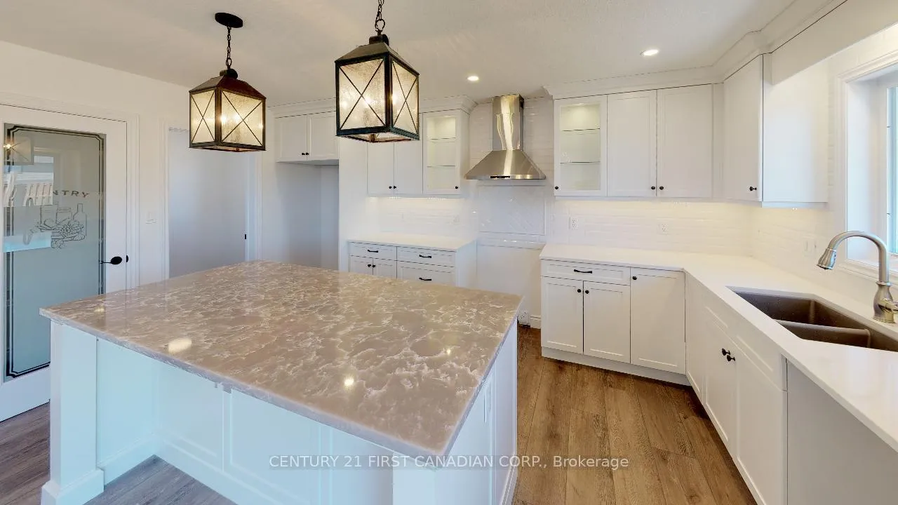 Photo 7 of 22 Postma Crescent, North Middlesex, Ailsa Craig — HOMEH