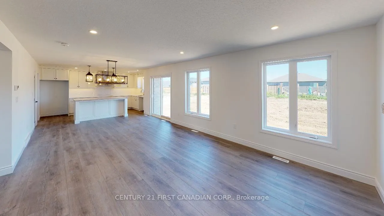 Photo 10 of 22 Postma Crescent, North Middlesex, Ailsa Craig — HOMEH