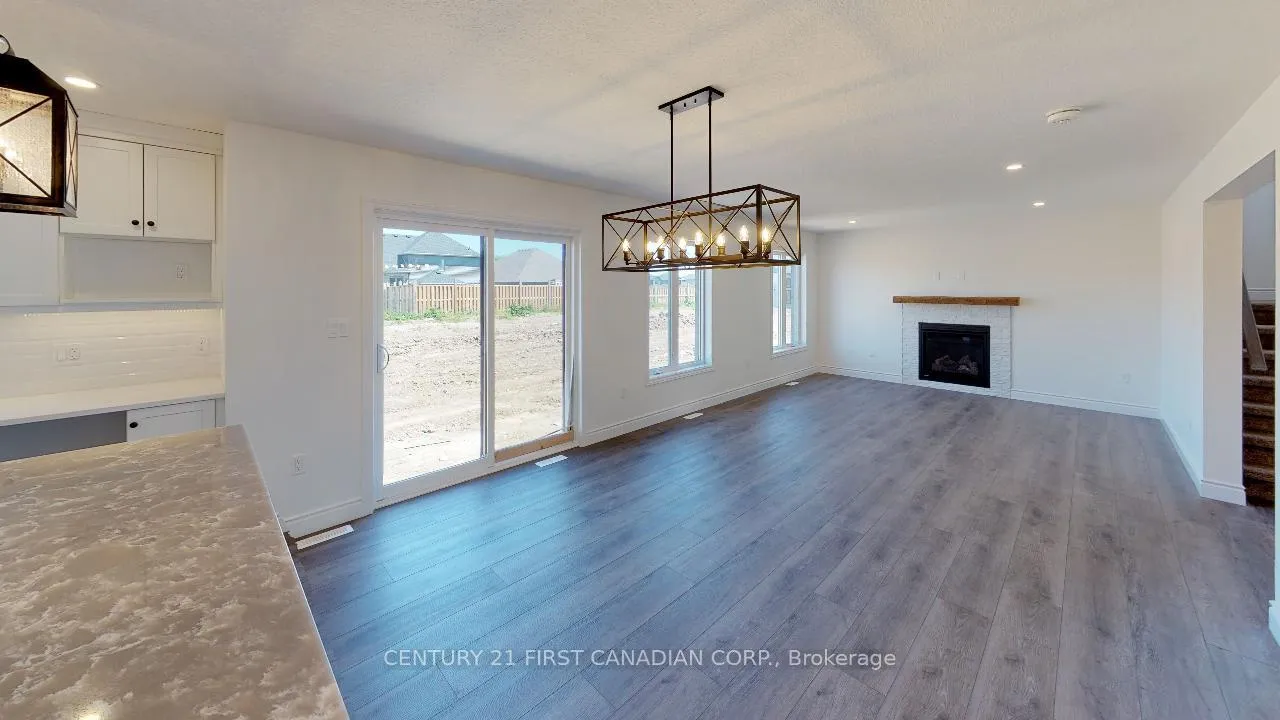 Photo 11 of 22 Postma Crescent, North Middlesex, Ailsa Craig — HOMEH