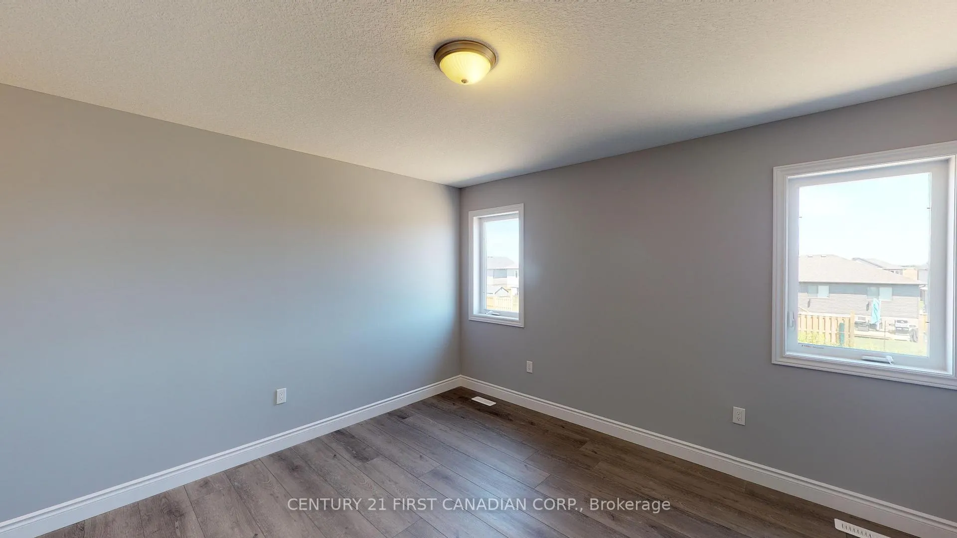 Photo 15 of 22 Postma Crescent, North Middlesex, Ailsa Craig — HOMEH