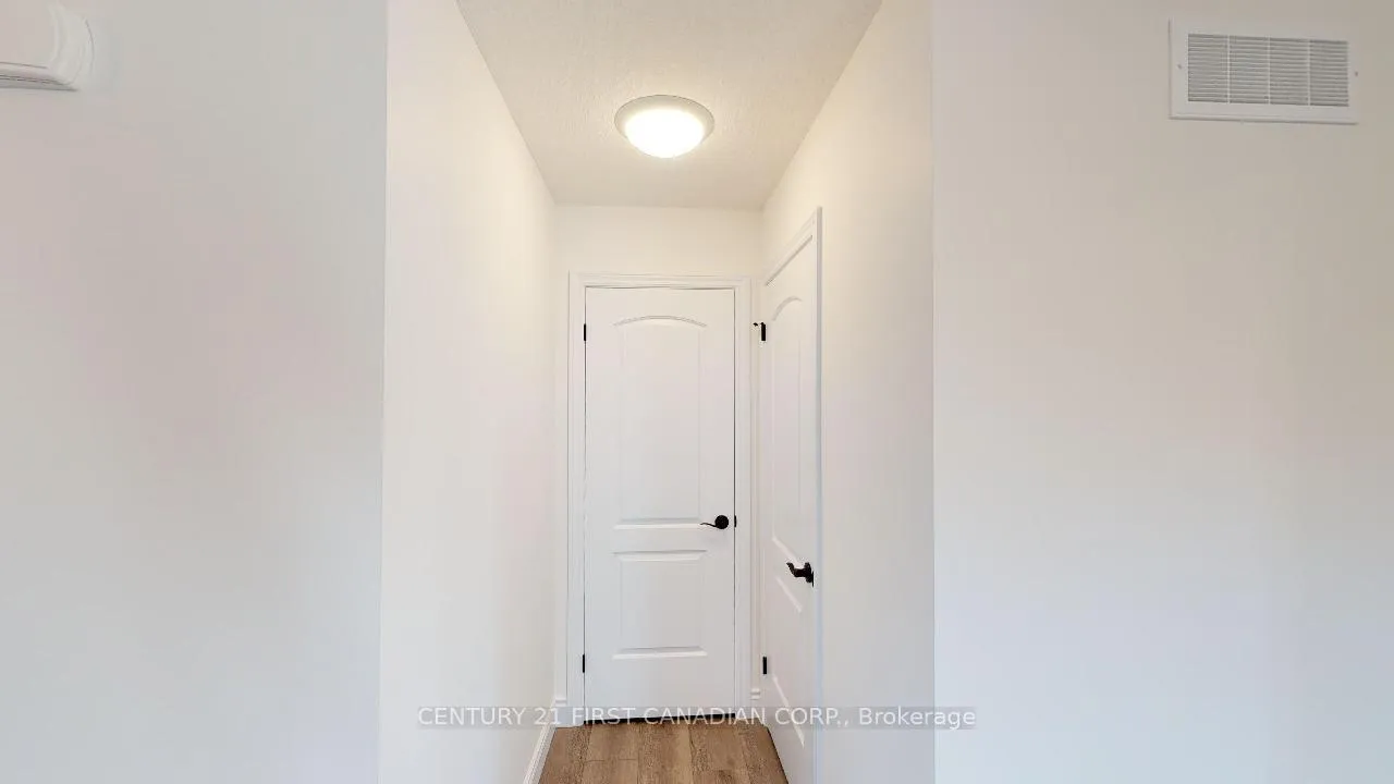 Photo 17 of 22 Postma Crescent, North Middlesex, Ailsa Craig — HOMEH