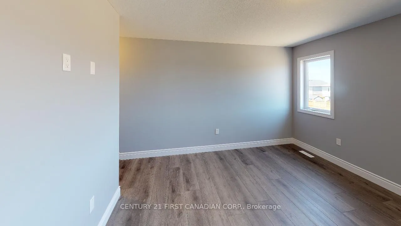 Photo 22 of 22 Postma Crescent, North Middlesex, Ailsa Craig — HOMEH