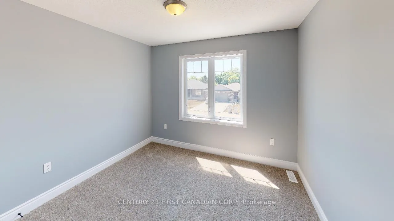 Photo 23 of 22 Postma Crescent, North Middlesex, Ailsa Craig — HOMEH