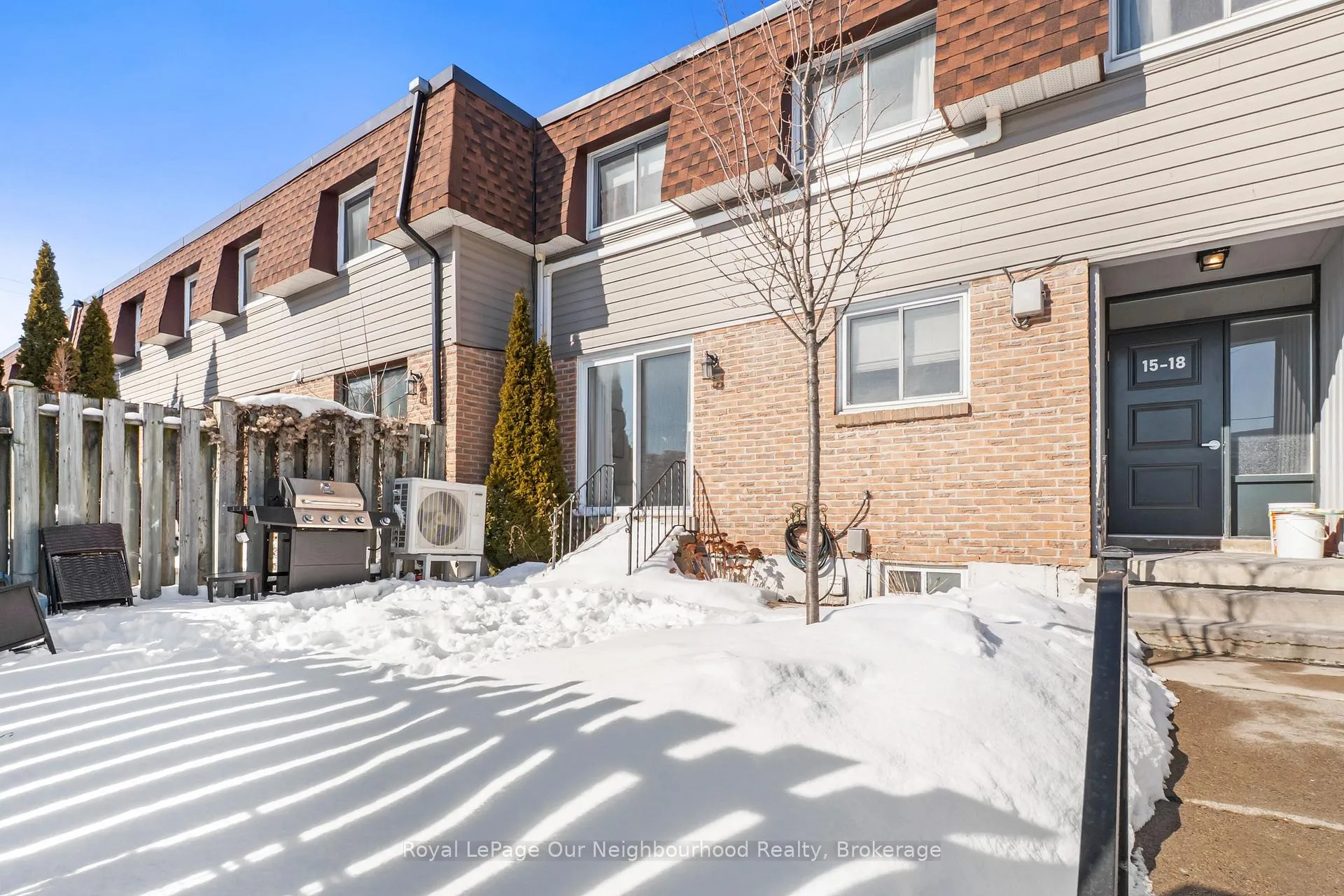 Front of Unit 18, 494 Elgin Street W