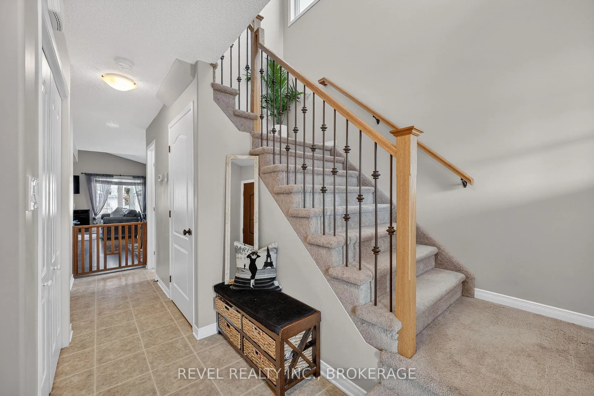 Photo 4 of 1509 Crimson Crescent, Kingston, City Northwest — HOMEH