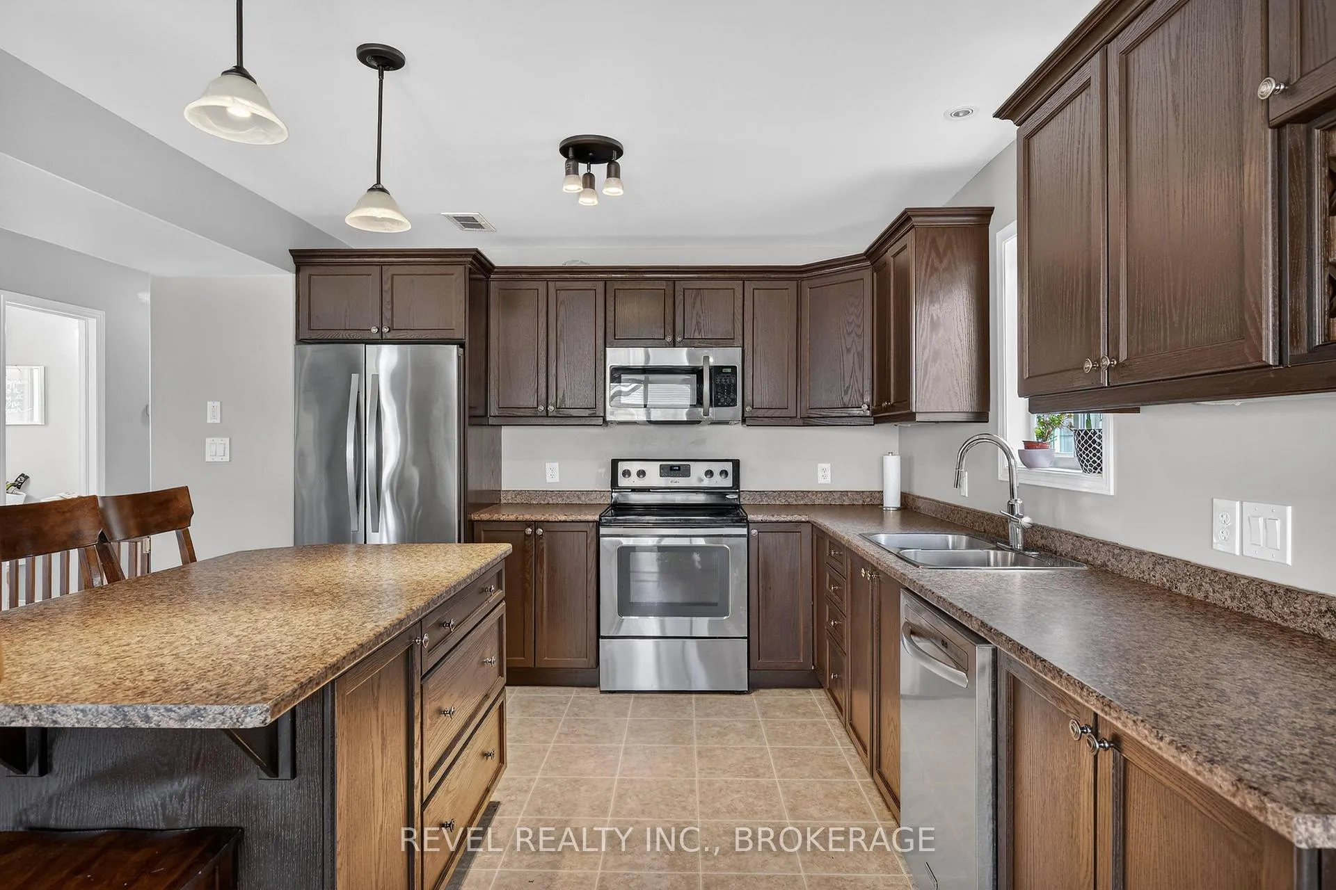 Photo 9 of 1509 Crimson Crescent, Kingston, City Northwest — HOMEH