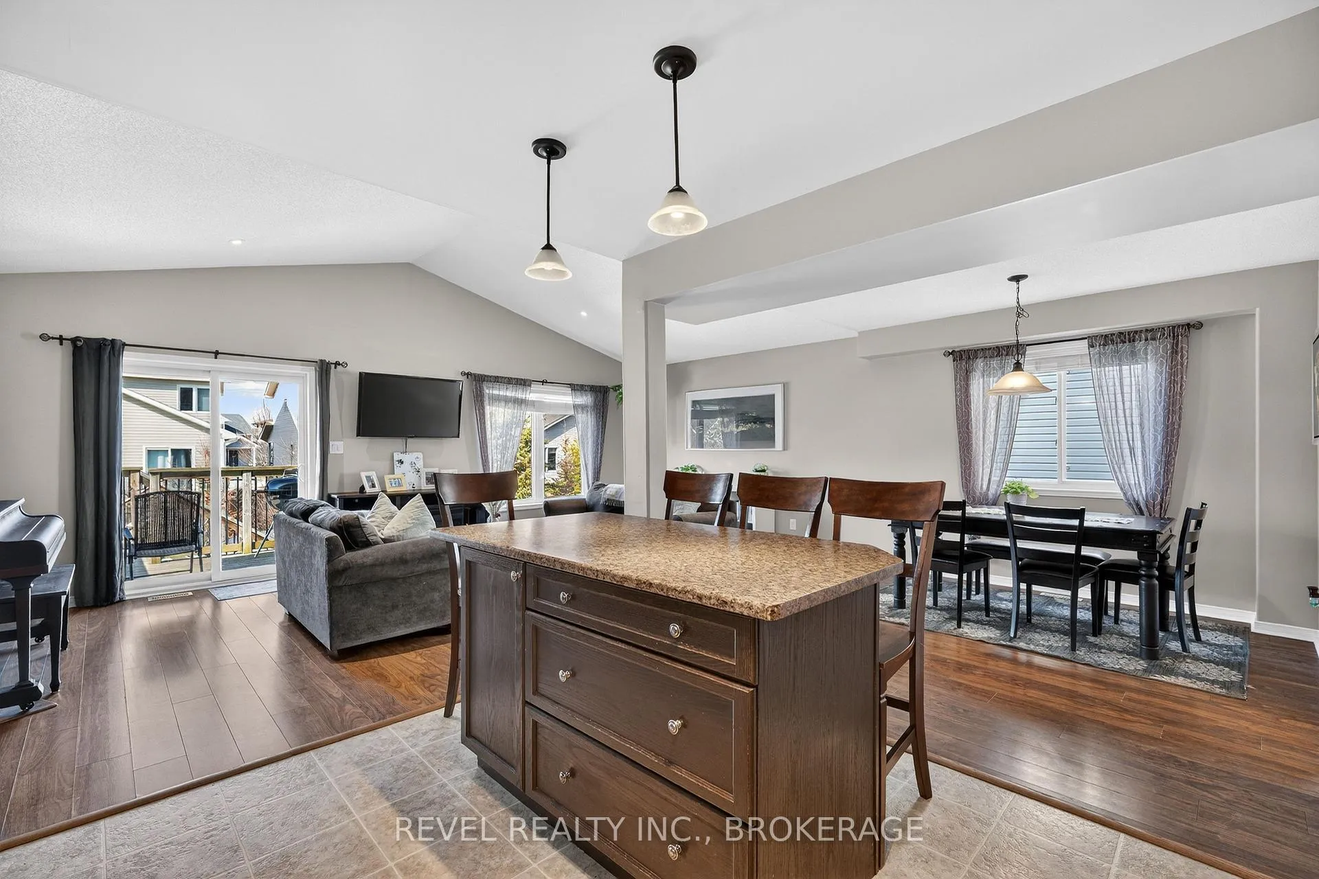 Photo 10 of 1509 Crimson Crescent, Kingston, City Northwest — HOMEH