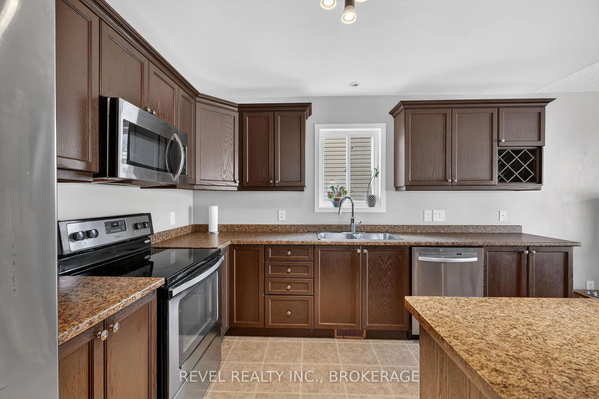 Photo 11 of 1509 Crimson Crescent, Kingston, City Northwest — HOMEH