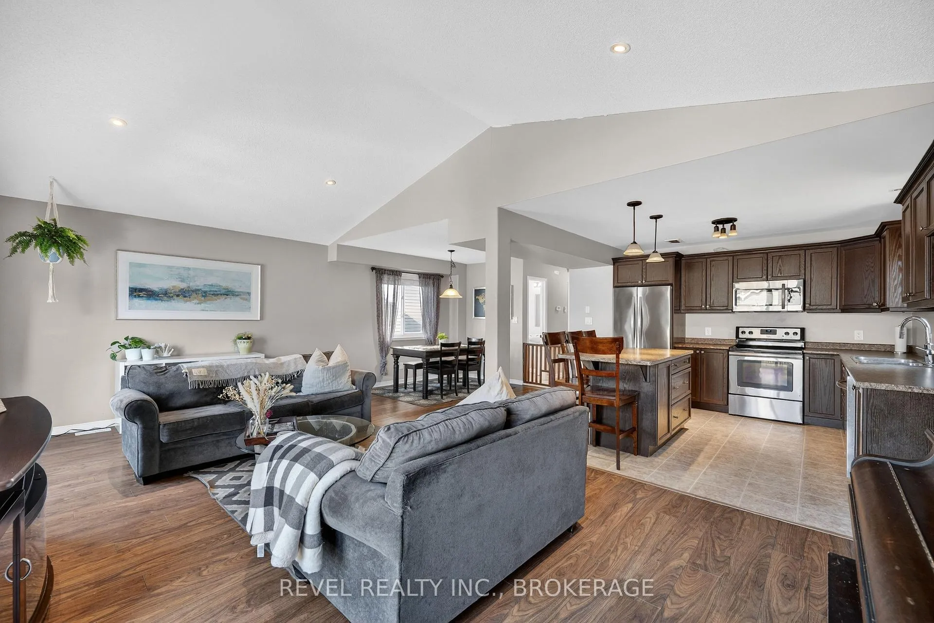 Photo 14 of 1509 Crimson Crescent, Kingston, City Northwest — HOMEH