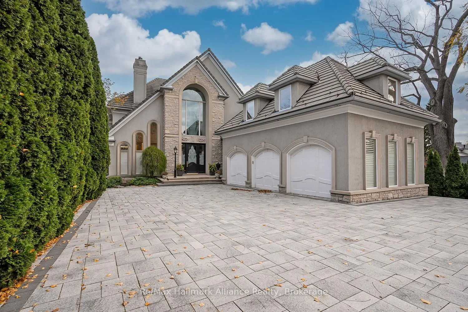 Photo 3 of 3206 Shoreline Drive, Oakville, Bronte — HOMEH