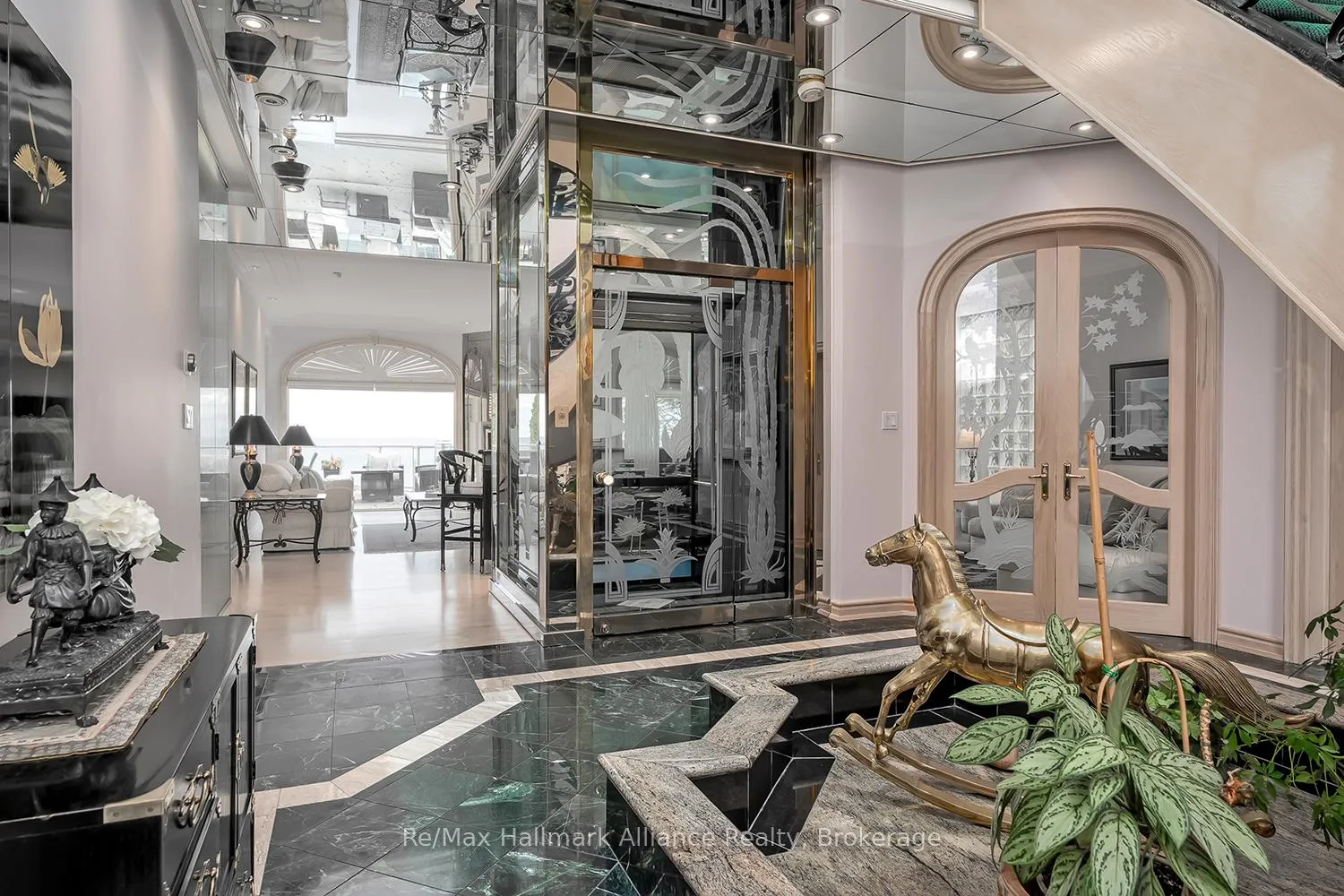 Photo 5 of 3206 Shoreline Drive, Oakville, Bronte — HOMEH