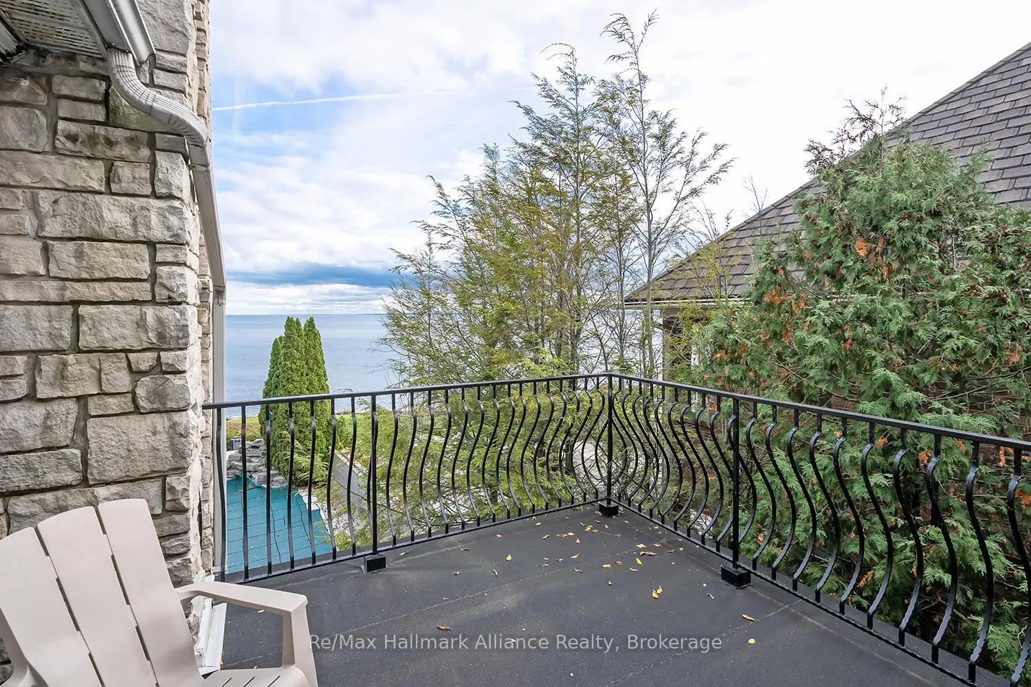 Photo 23 of 3206 Shoreline Drive, Oakville, Bronte — HOMEH