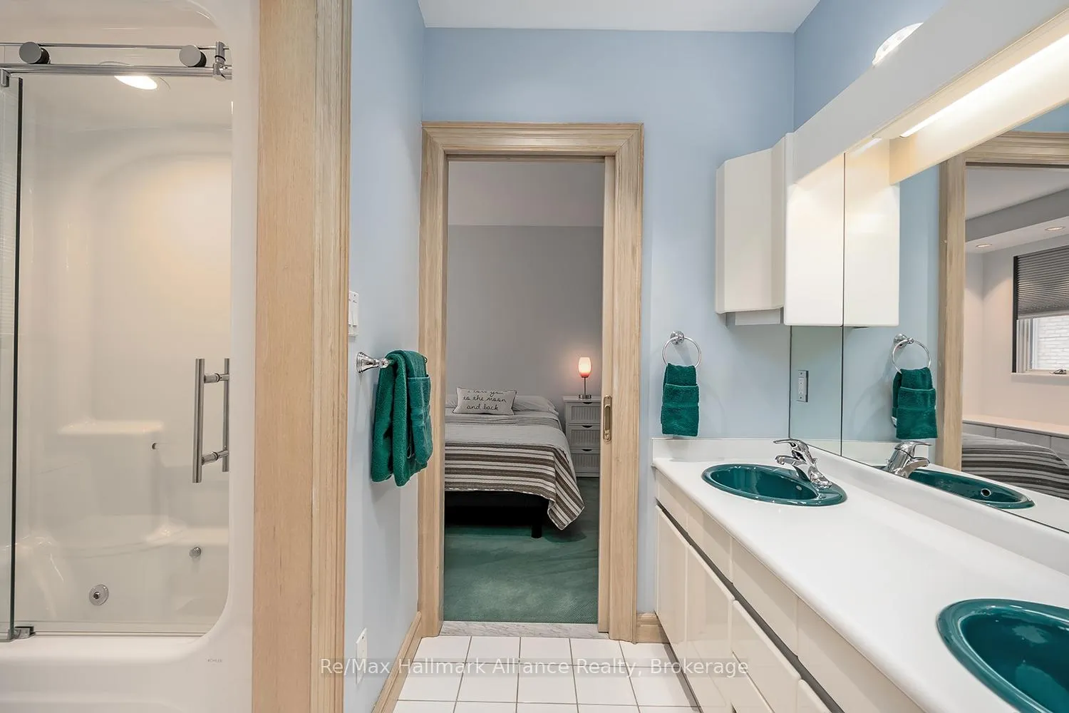 Photo 25 of 3206 Shoreline Drive, Oakville, Bronte — HOMEH