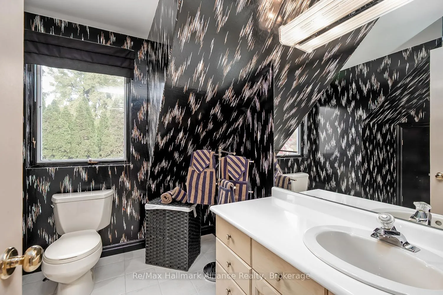 Photo 32 of 3206 Shoreline Drive, Oakville, Bronte — HOMEH