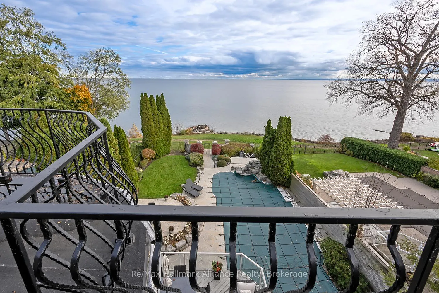 Photo 37 of 3206 Shoreline Drive, Oakville, Bronte — HOMEH