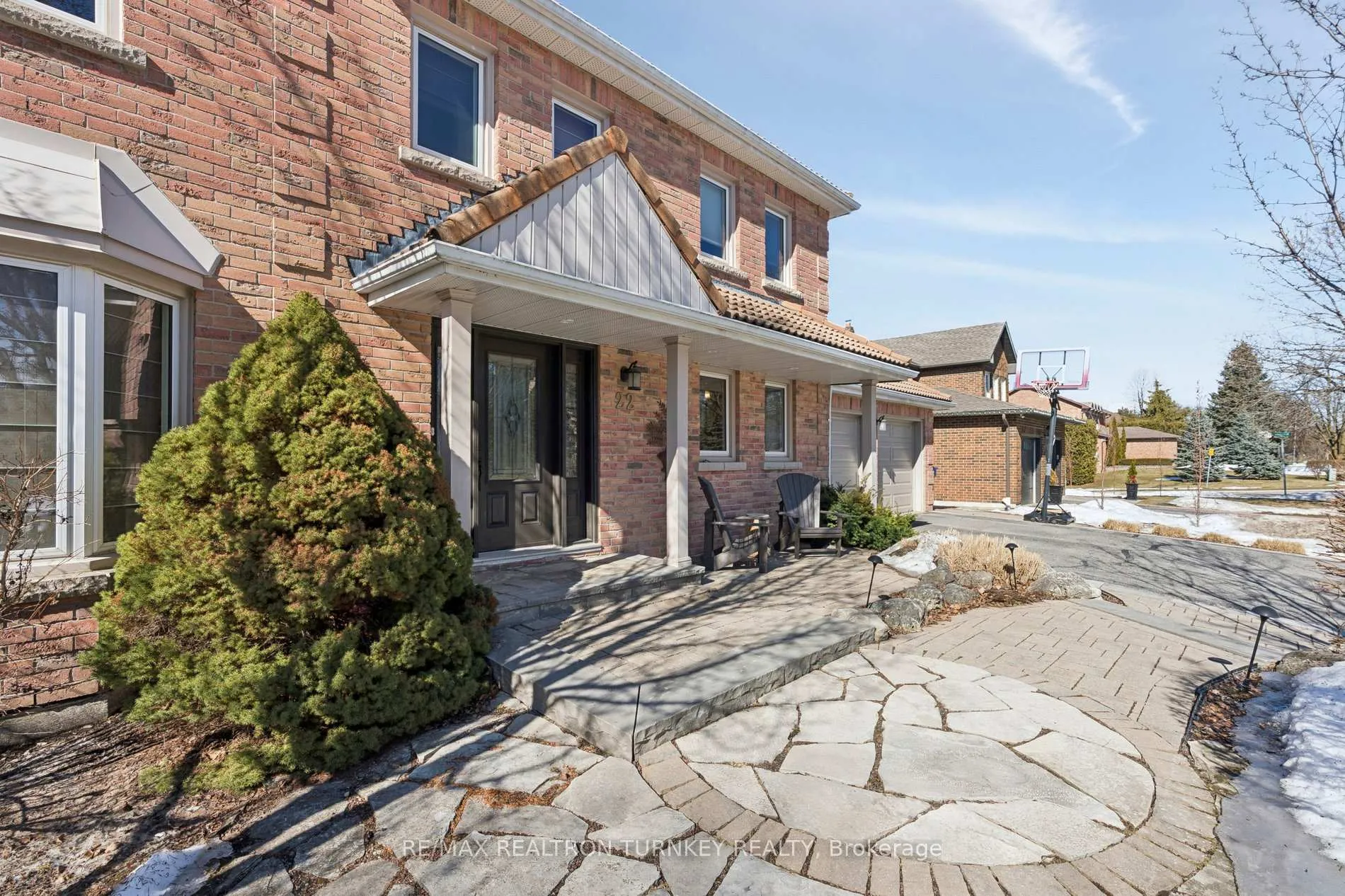 Photo 3 of 22 Trillium Drive, Aurora, Aurora Highlands — HOMEH
