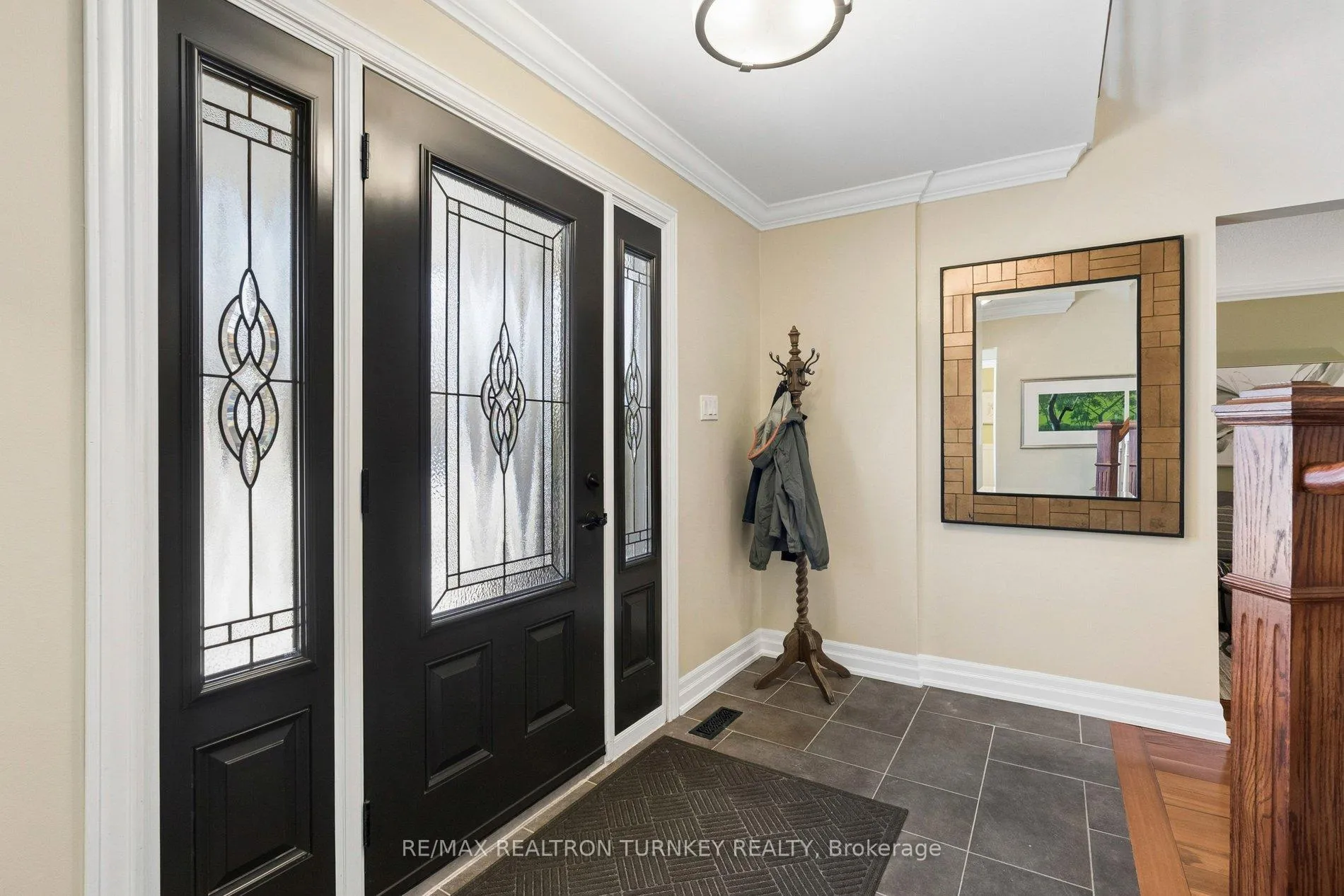 Photo 5 of 22 Trillium Drive, Aurora, Aurora Highlands — HOMEH