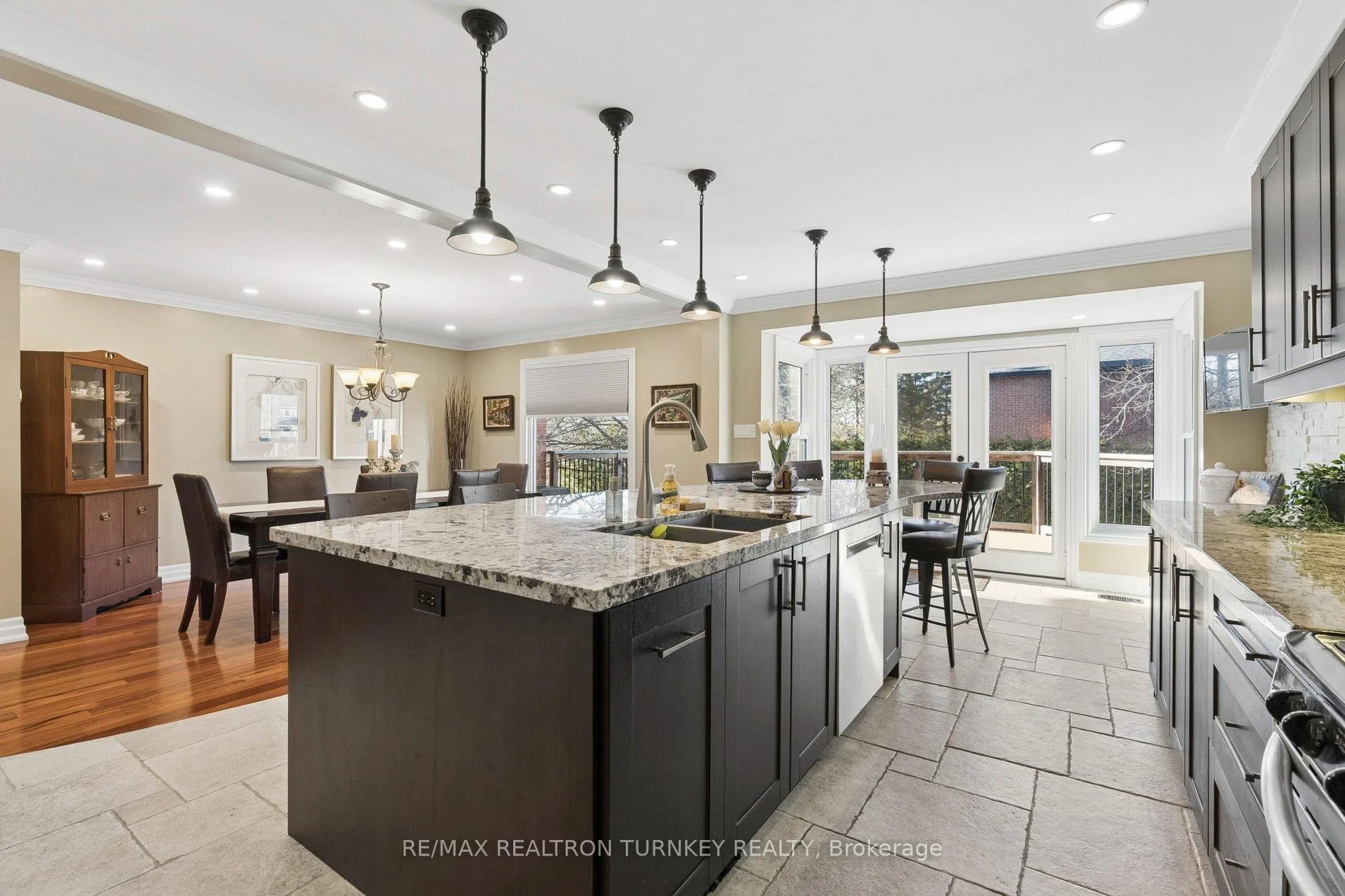 Photo 9 of 22 Trillium Drive, Aurora, Aurora Highlands — HOMEH
