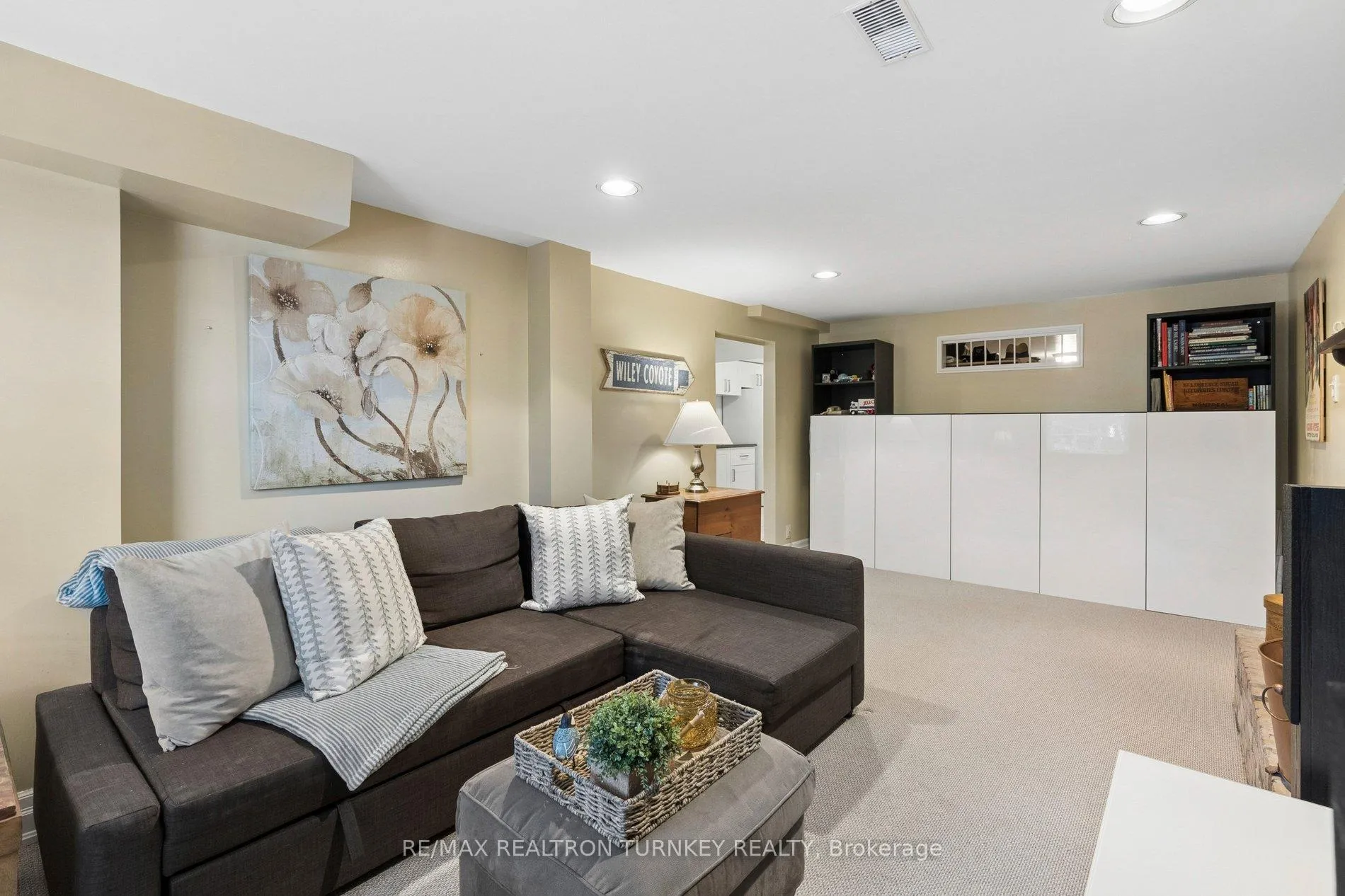 Photo 26 of 22 Trillium Drive, Aurora, Aurora Highlands — HOMEH
