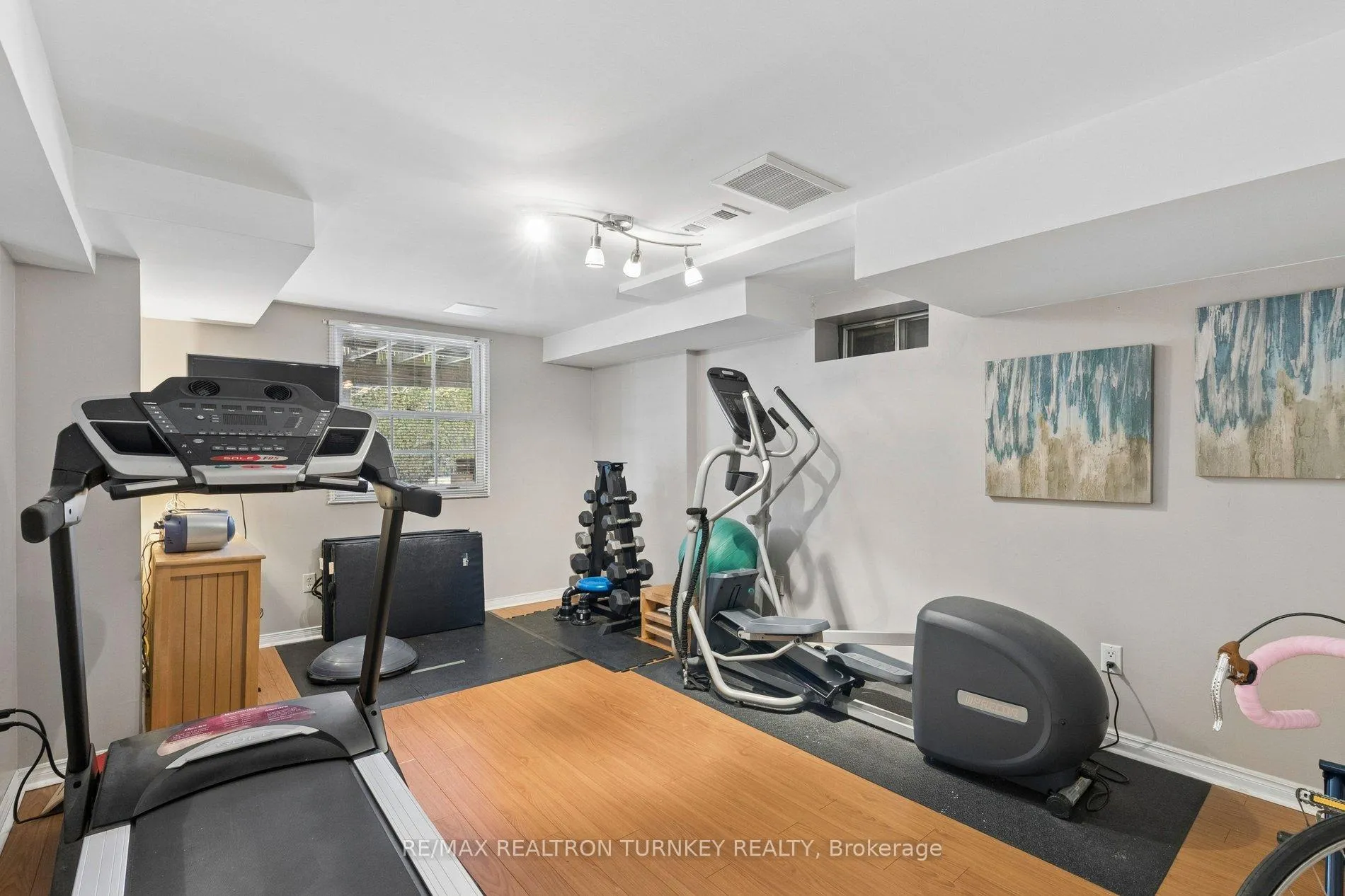 Photo 32 of 22 Trillium Drive, Aurora, Aurora Highlands — HOMEH