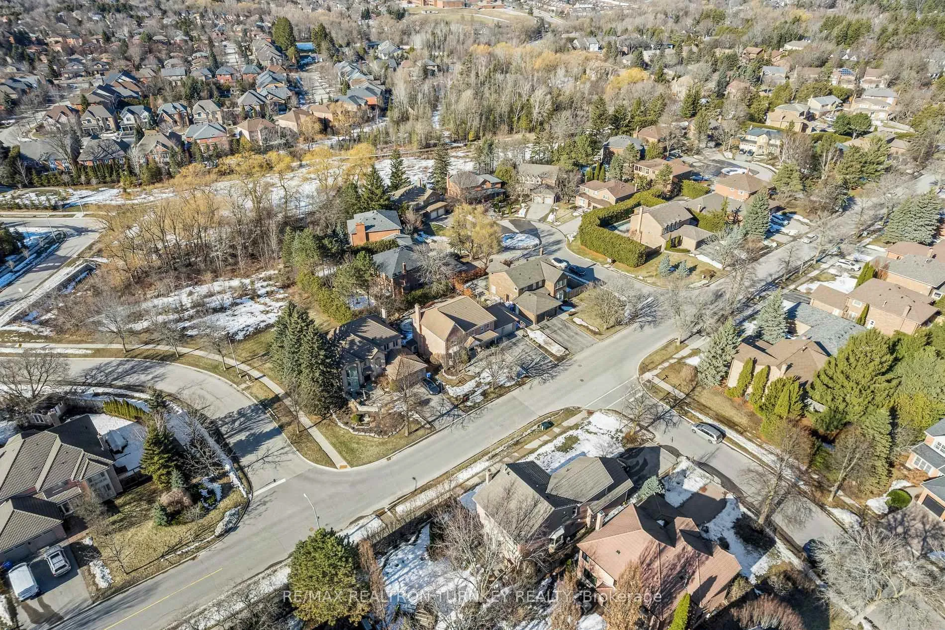 Photo 36 of 22 Trillium Drive, Aurora, Aurora Highlands — HOMEH