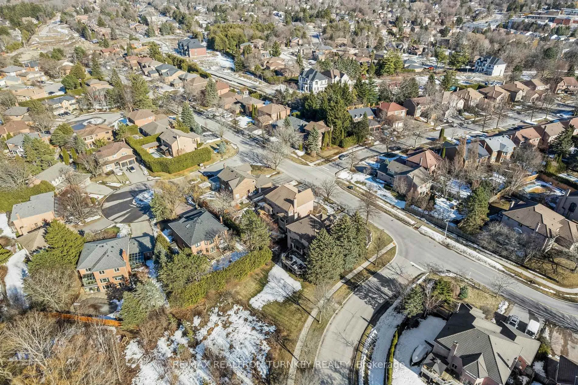 Photo 37 of 22 Trillium Drive, Aurora, Aurora Highlands — HOMEH