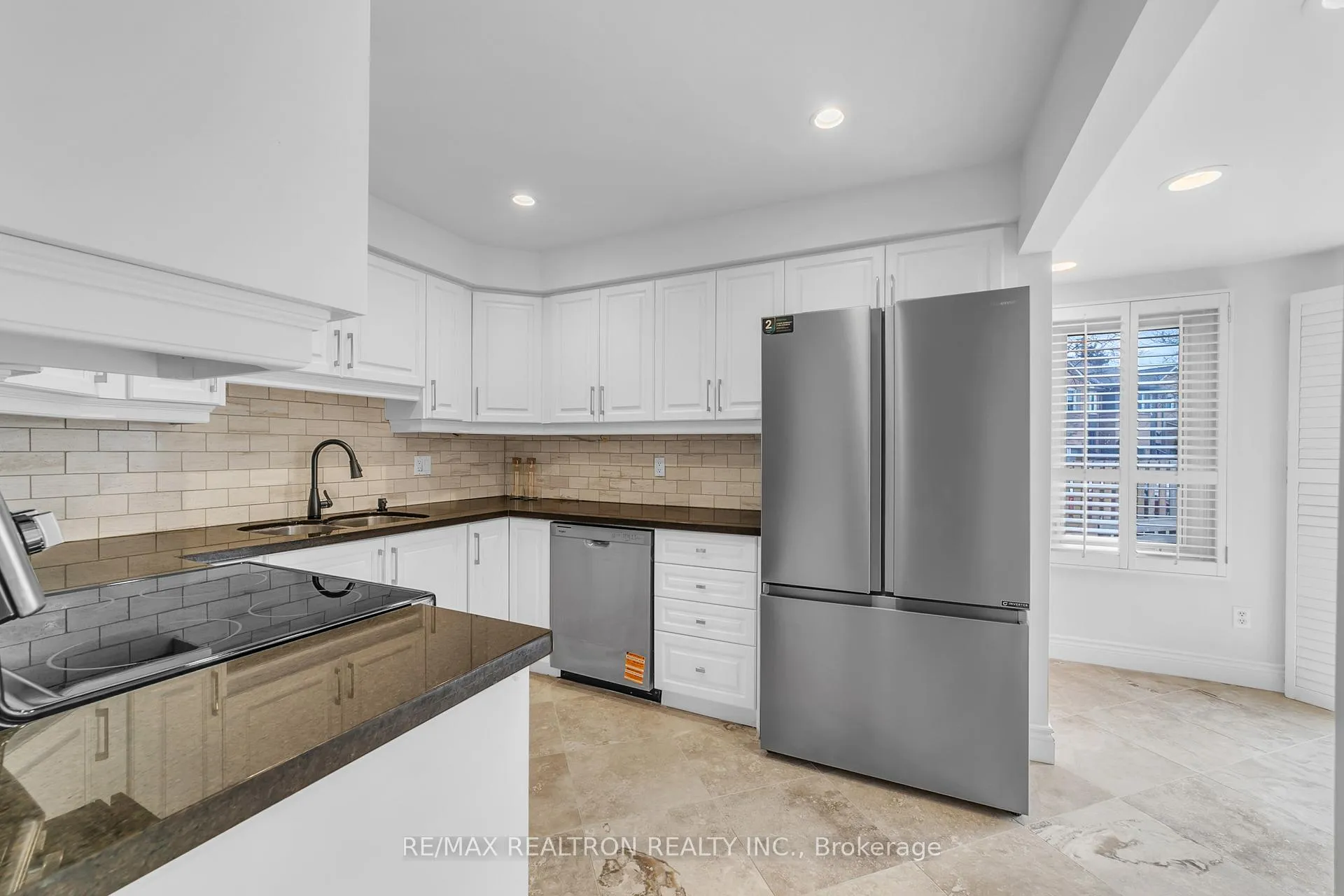 Photo 5 of Unit 61, 24 Beaumont Place, Vaughan, Uplands — HOMEH