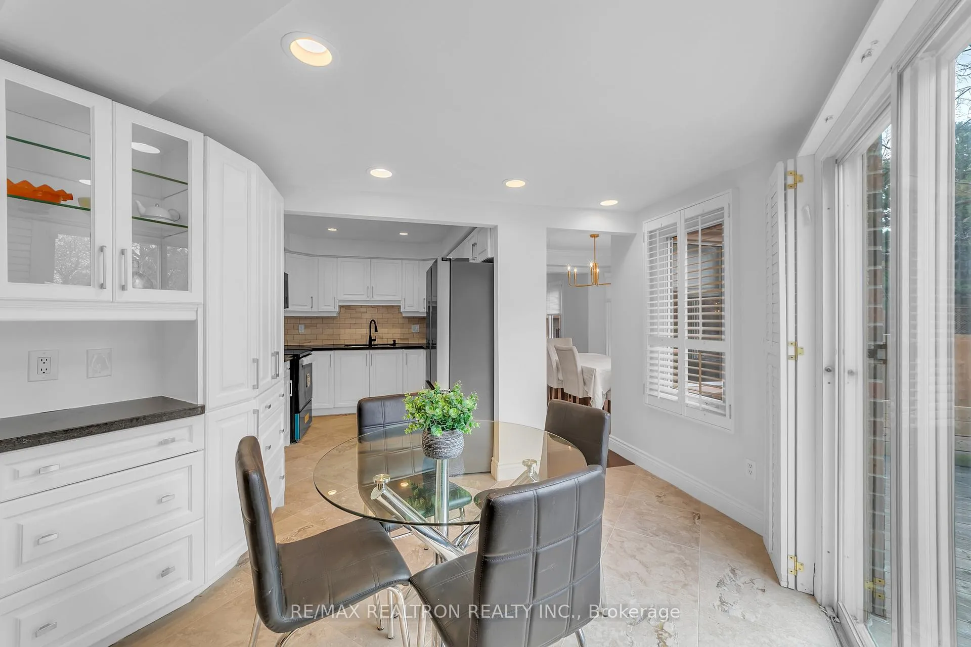 Photo 7 of Unit 61, 24 Beaumont Place, Vaughan, Uplands — HOMEH