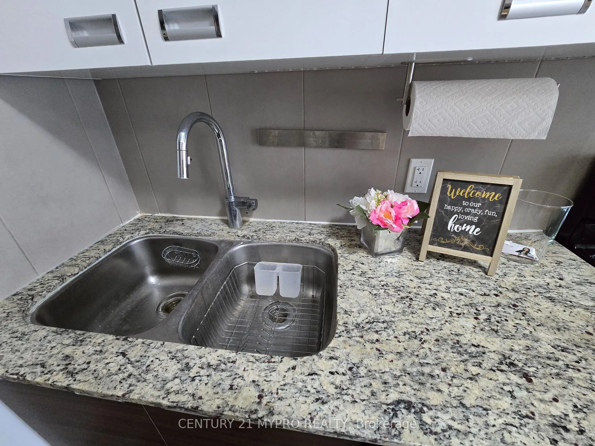Photo 8 of Unit 416, 308 Lester Street, Waterloo — HOMEH