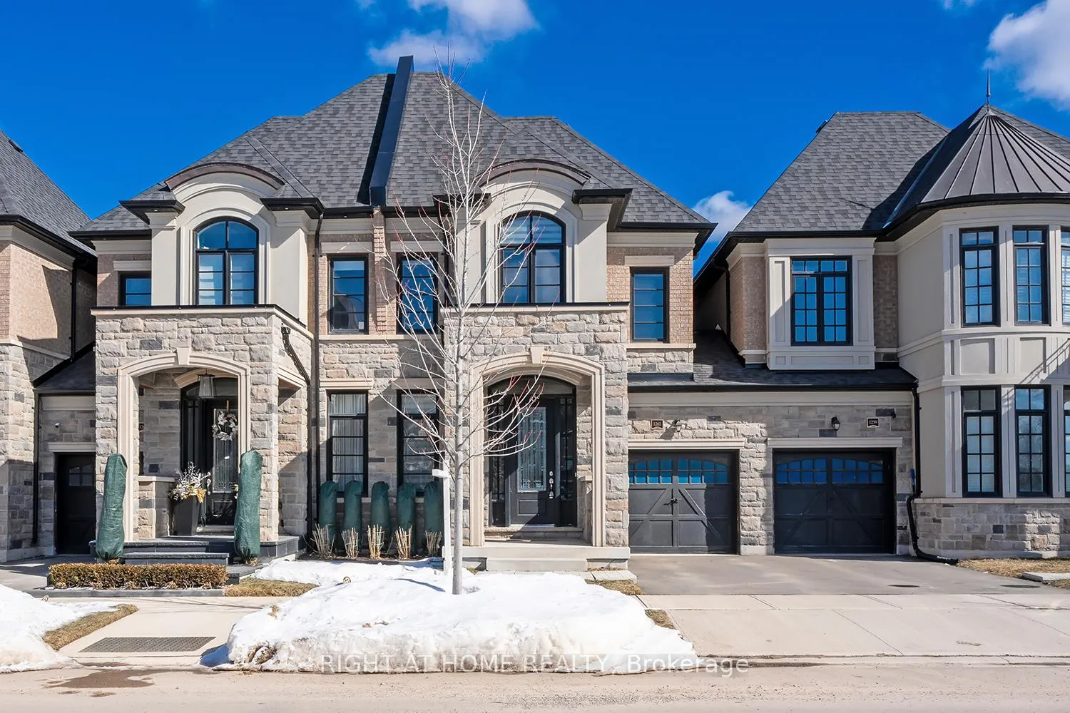 Photo 2 of 1261 Merton Road, Oakville, Glen Abbey — HOMEH
