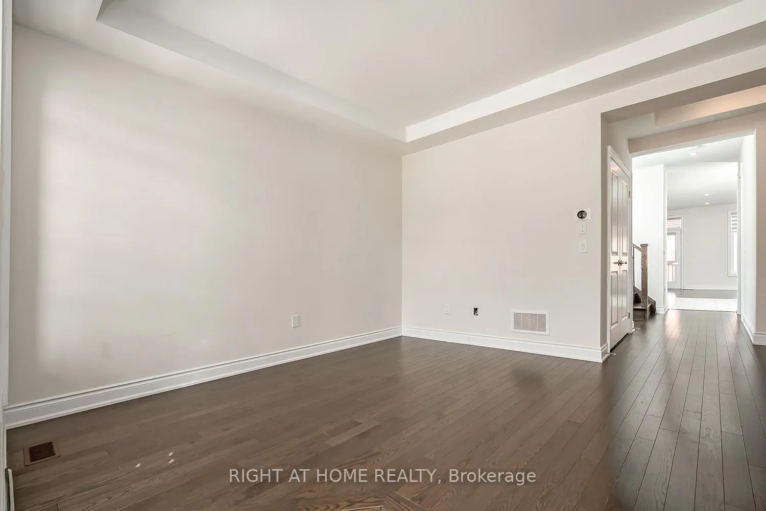 Photo 6 of 1261 Merton Road, Oakville, Glen Abbey — HOMEH