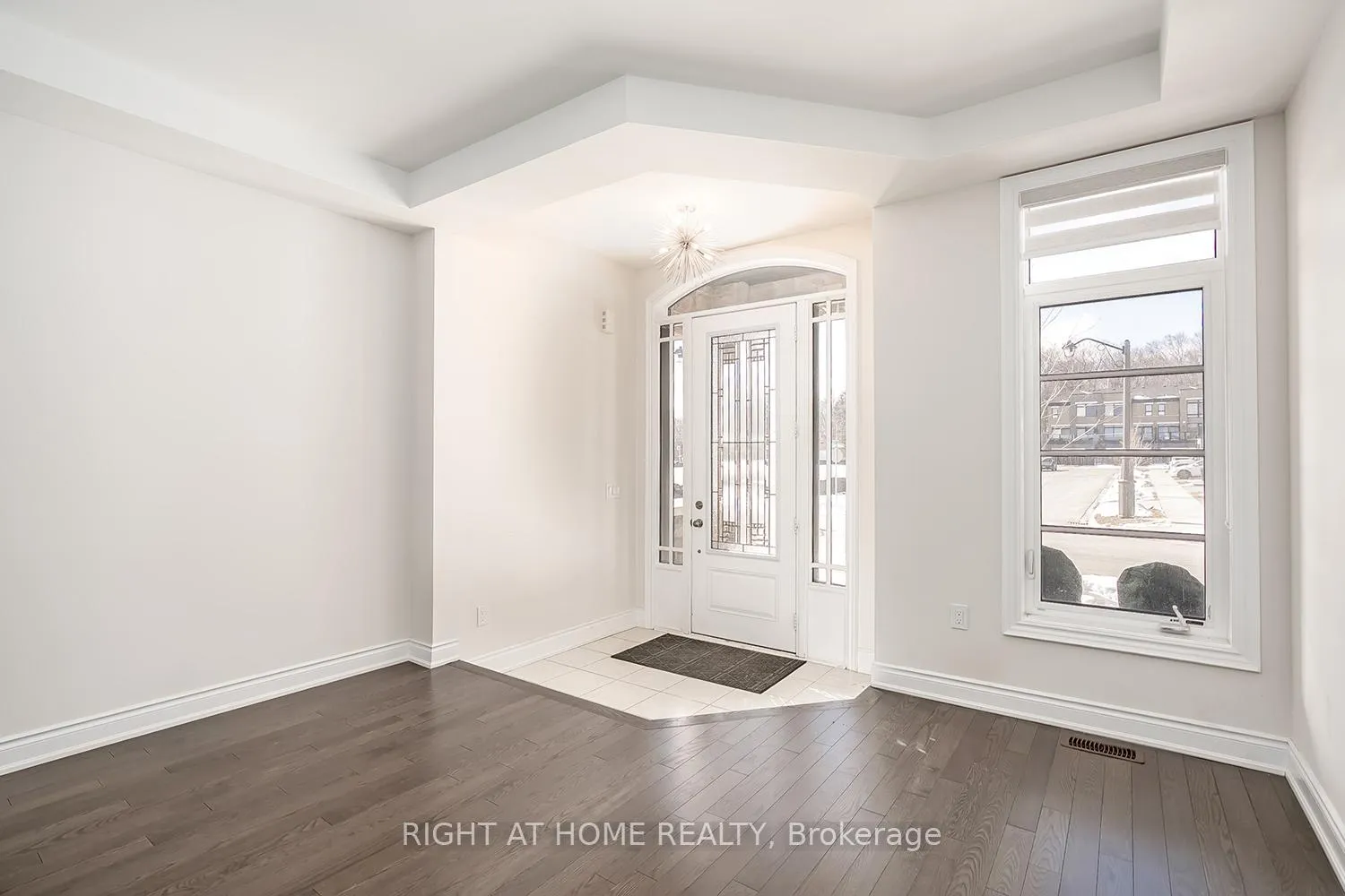 Photo 8 of 1261 Merton Road, Oakville, Glen Abbey — HOMEH