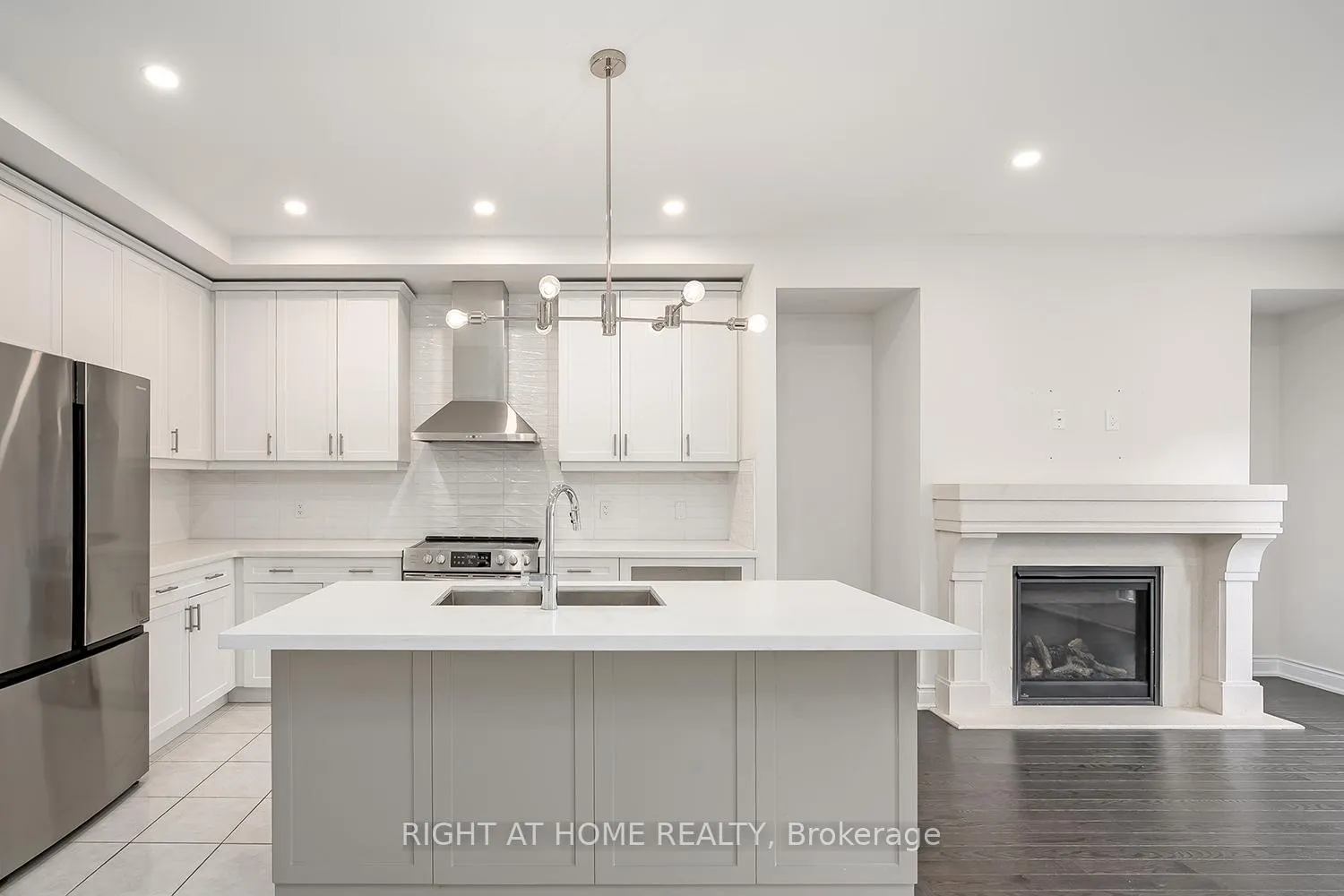 Photo 12 of 1261 Merton Road, Oakville, Glen Abbey — HOMEH