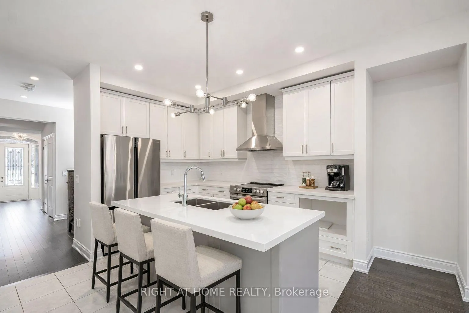Photo 13 of 1261 Merton Road, Oakville, Glen Abbey — HOMEH
