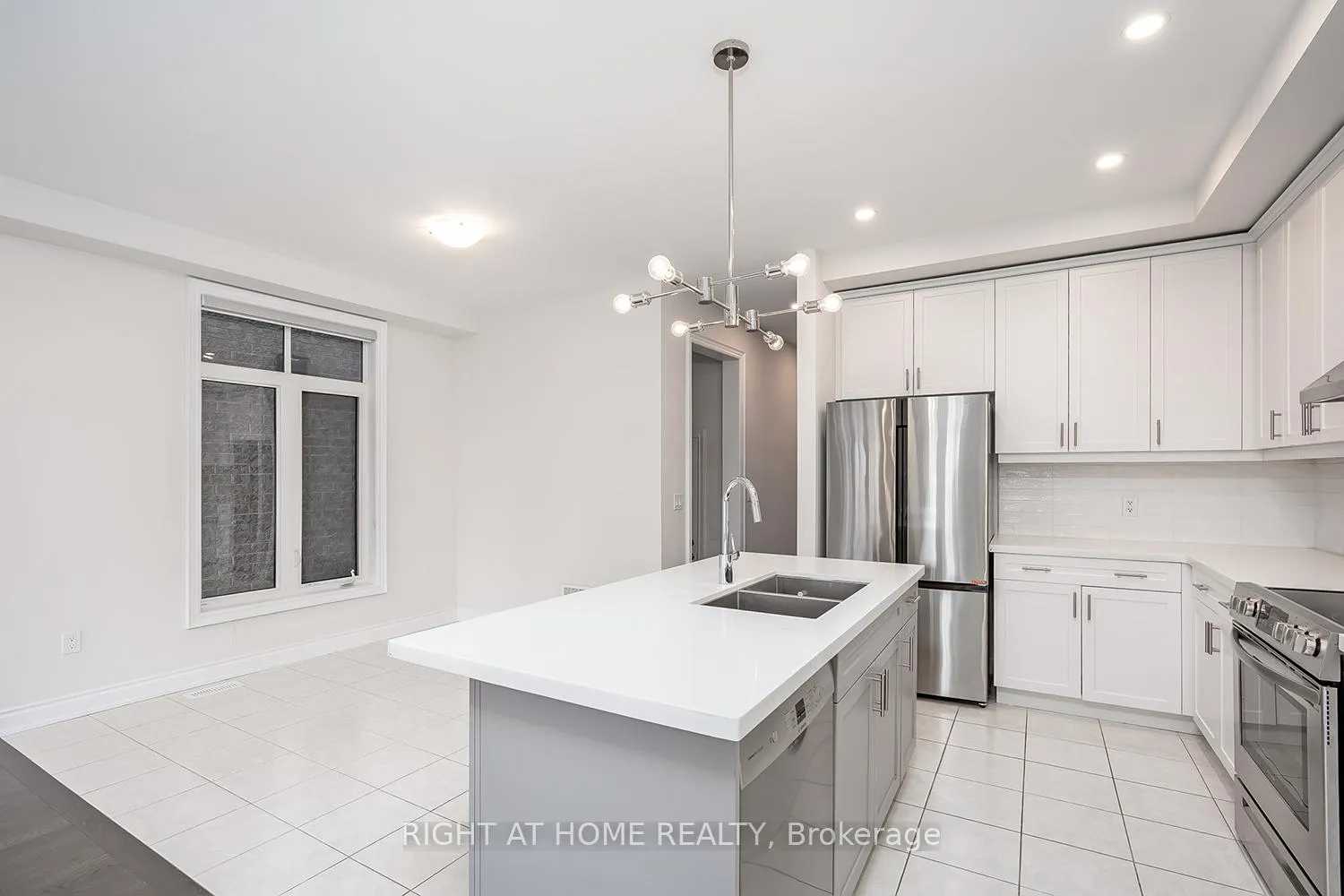Photo 14 of 1261 Merton Road, Oakville, Glen Abbey — HOMEH