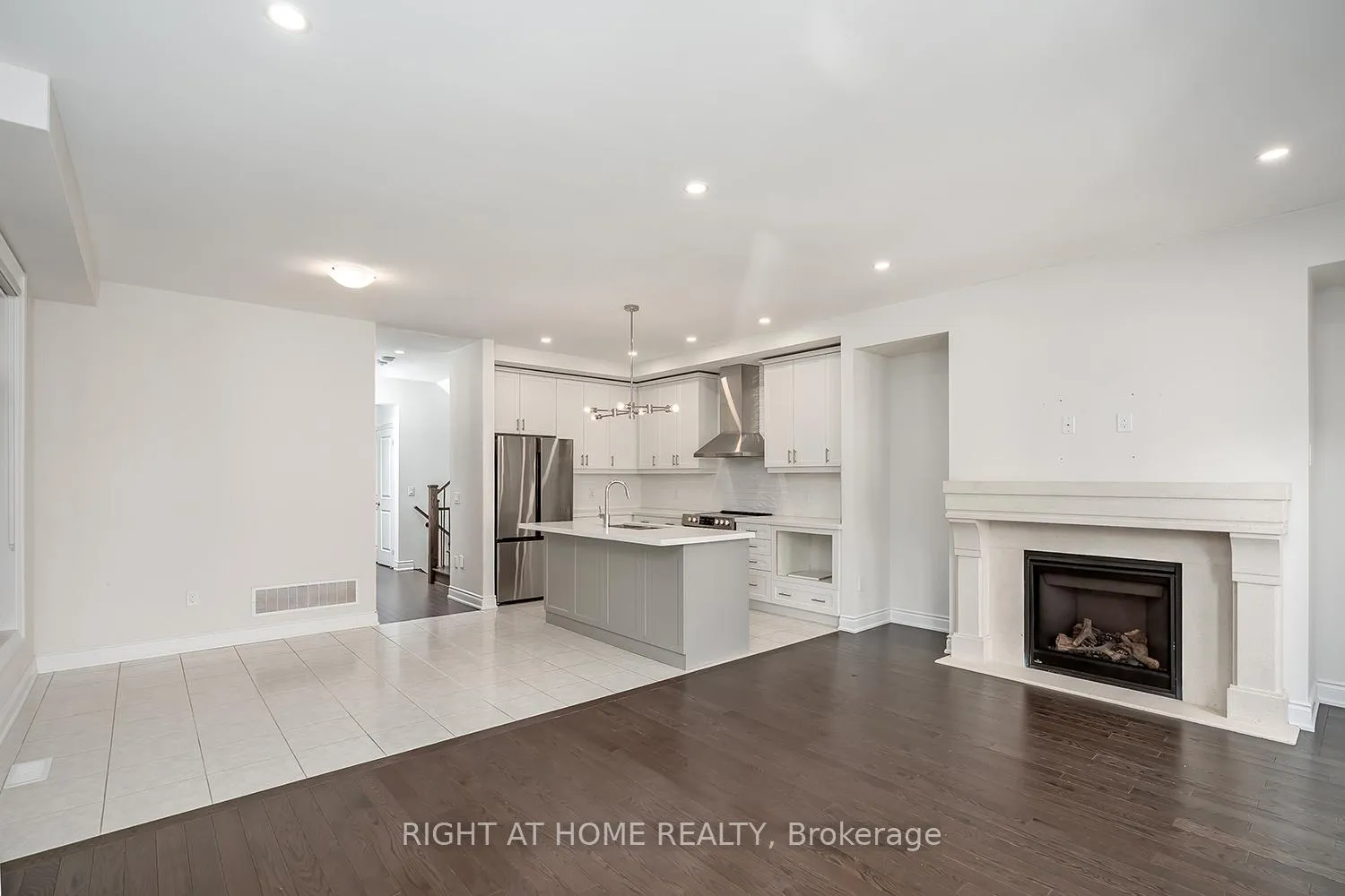 Photo 19 of 1261 Merton Road, Oakville, Glen Abbey — HOMEH