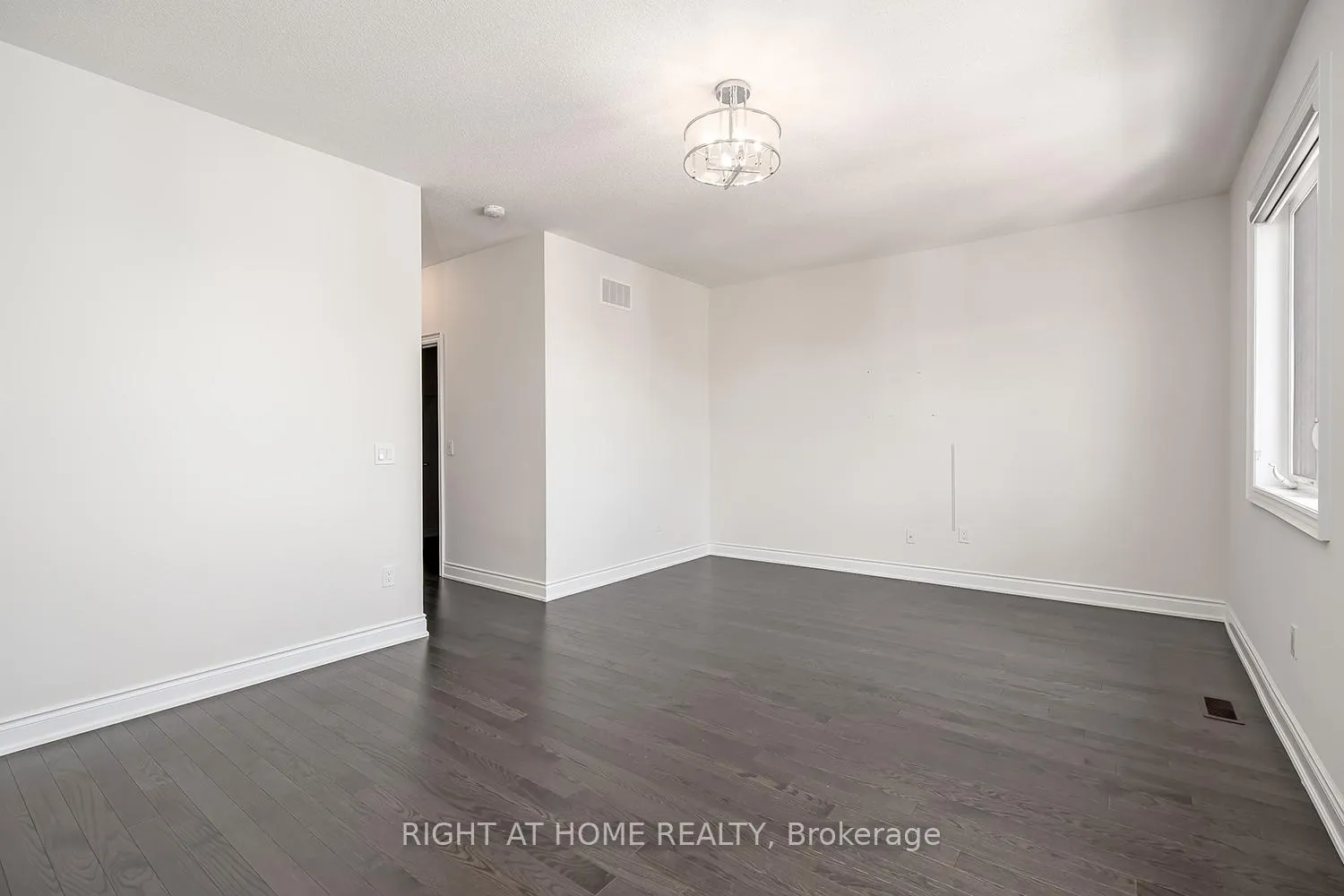 Photo 31 of 1261 Merton Road, Oakville, Glen Abbey — HOMEH